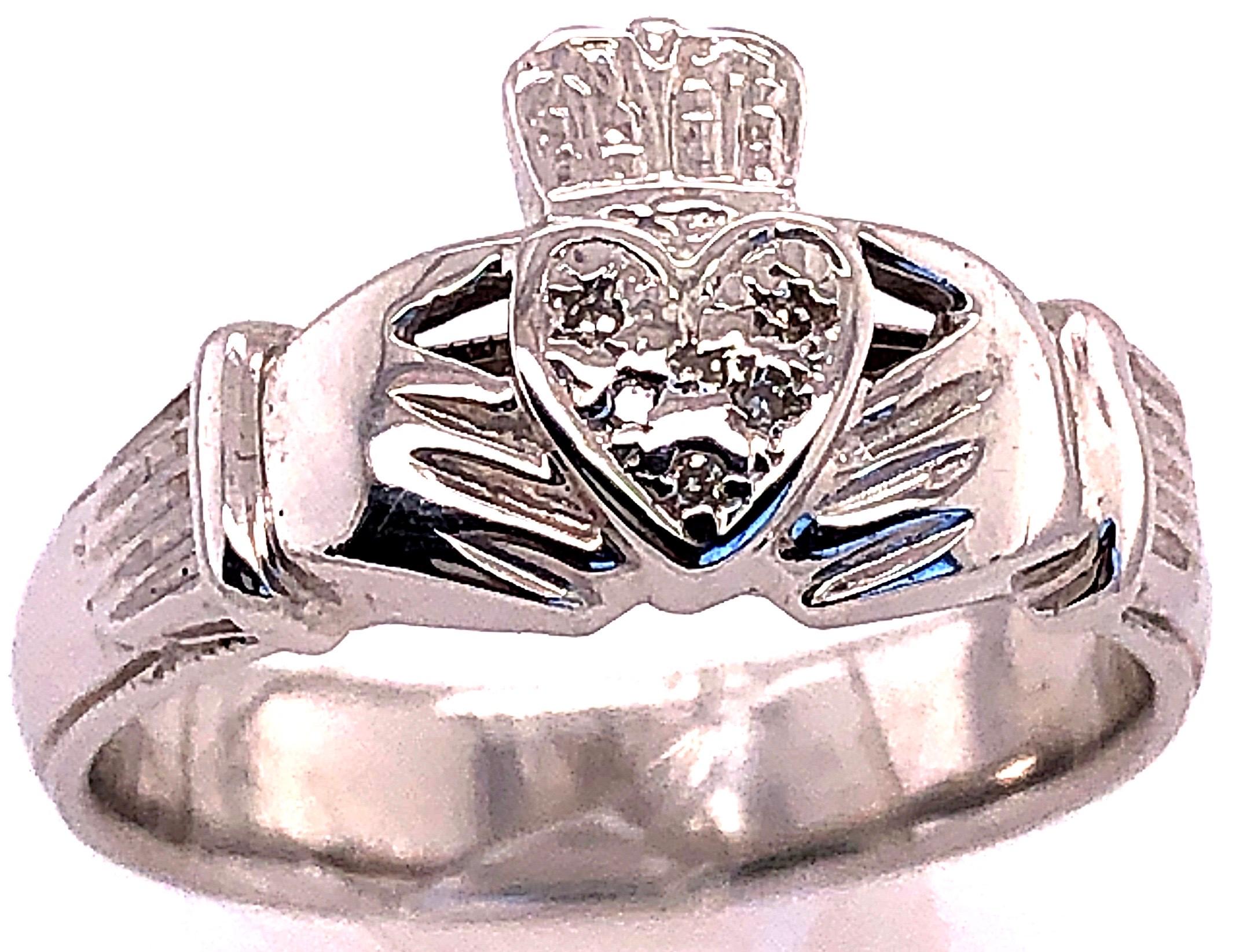 what does the claddagh represent