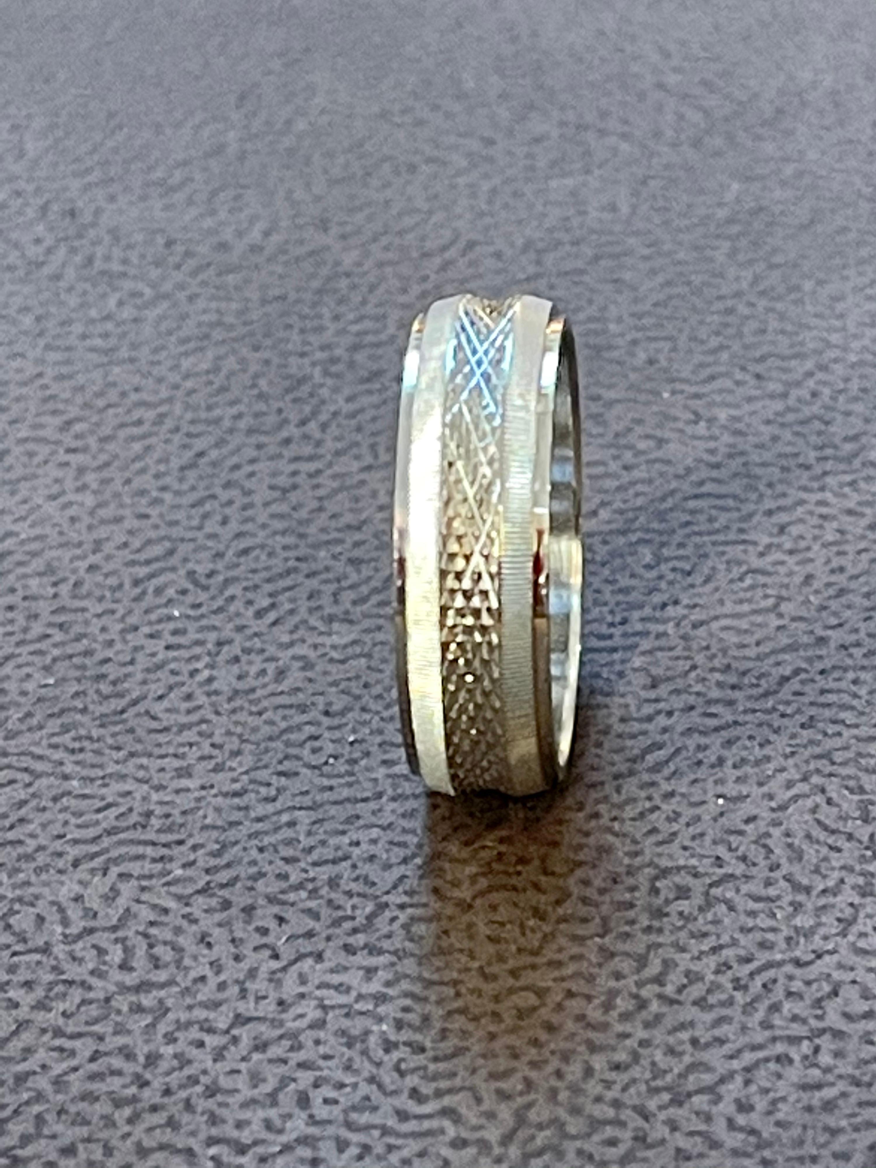 14 Karat White Gold Classic Wide Wedding Band With Design Ring, Unisex  For Sale 5