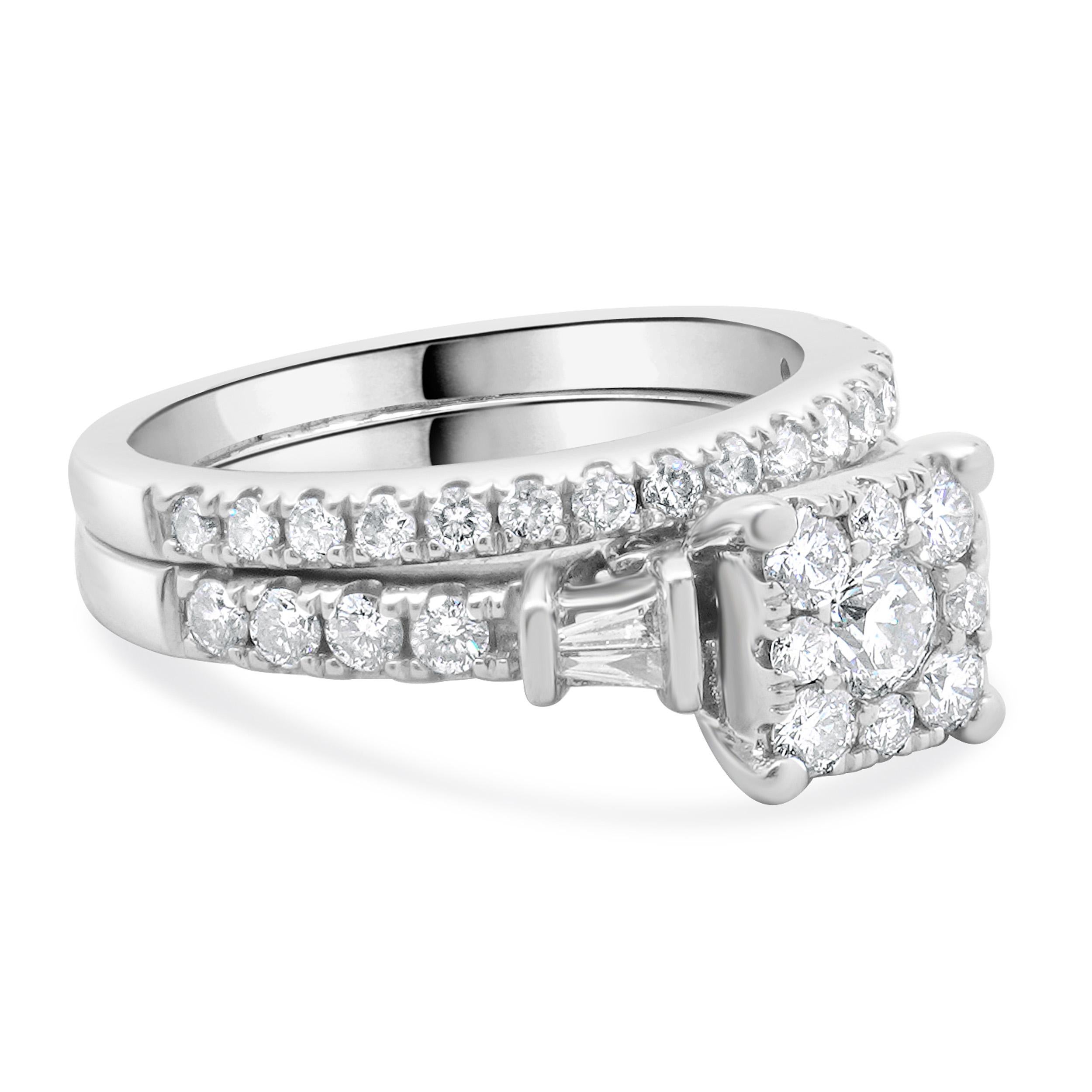 14 Karat White Gold Cluster Diamond Engagement Ring In Excellent Condition For Sale In Scottsdale, AZ
