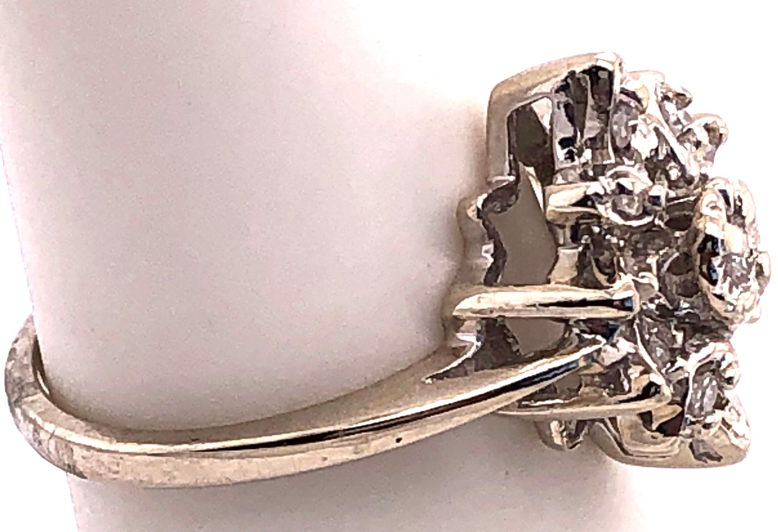 Round Cut 14 Karat White Gold Contemporary Ring Diamond Floral Design 0.33 TDW For Sale