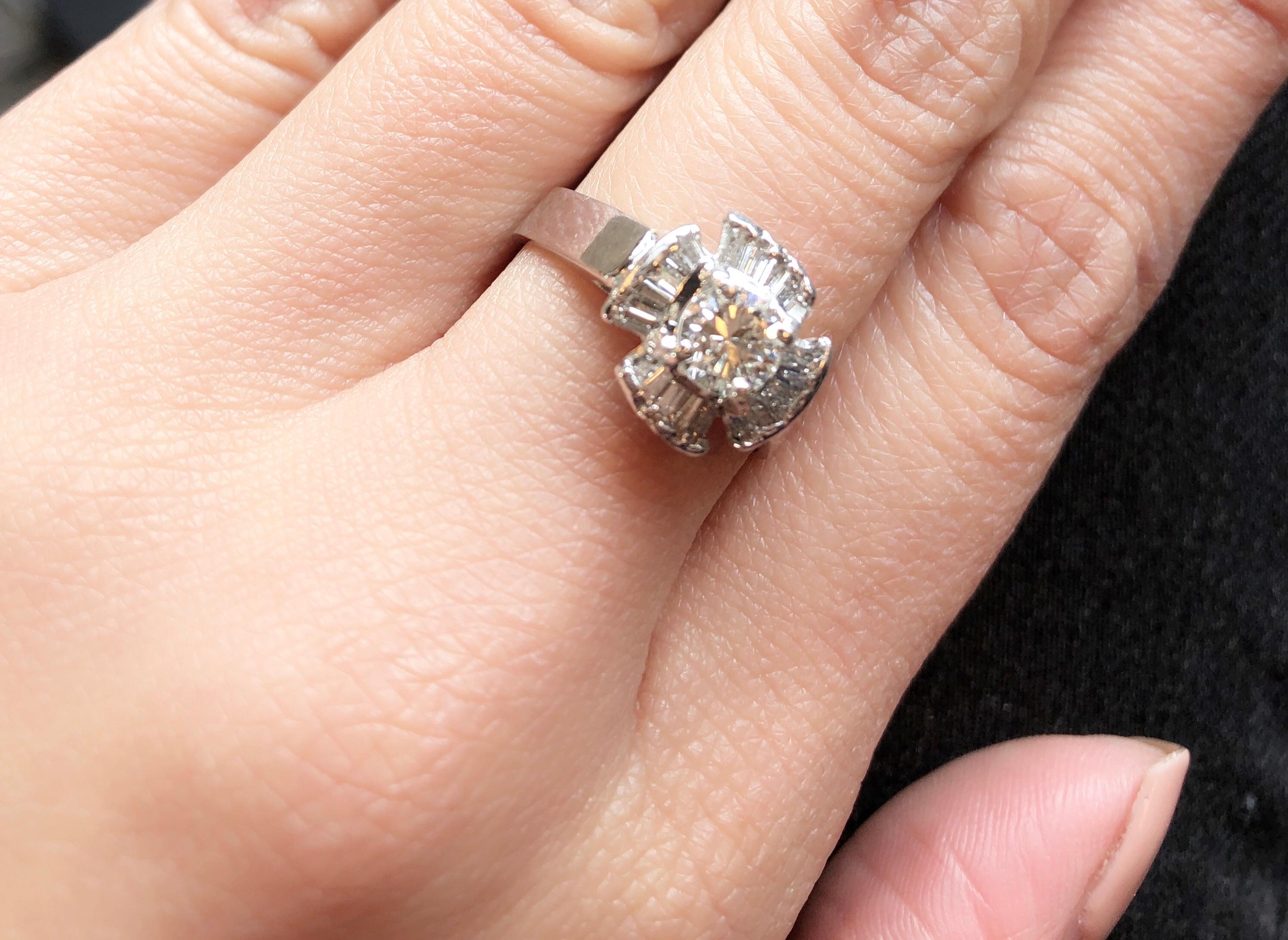 14 Karat White Gold Contemporary Ring with Diamond Cluster 1.00 TDW For Sale 1