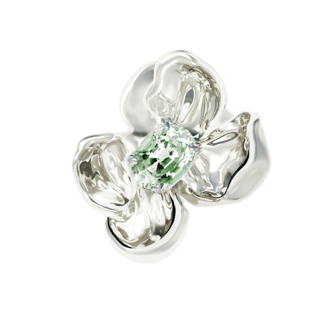 Contemporain Bague contemporaine en or blanc 14 carats avec saphir vert clair en vente