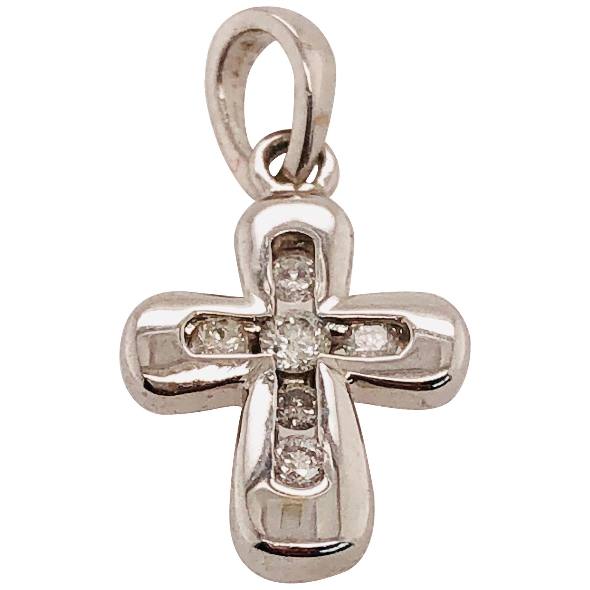 14 Karat White Gold Cross / Religious Pendant 0.10 Total Diamond Weight For Sale
