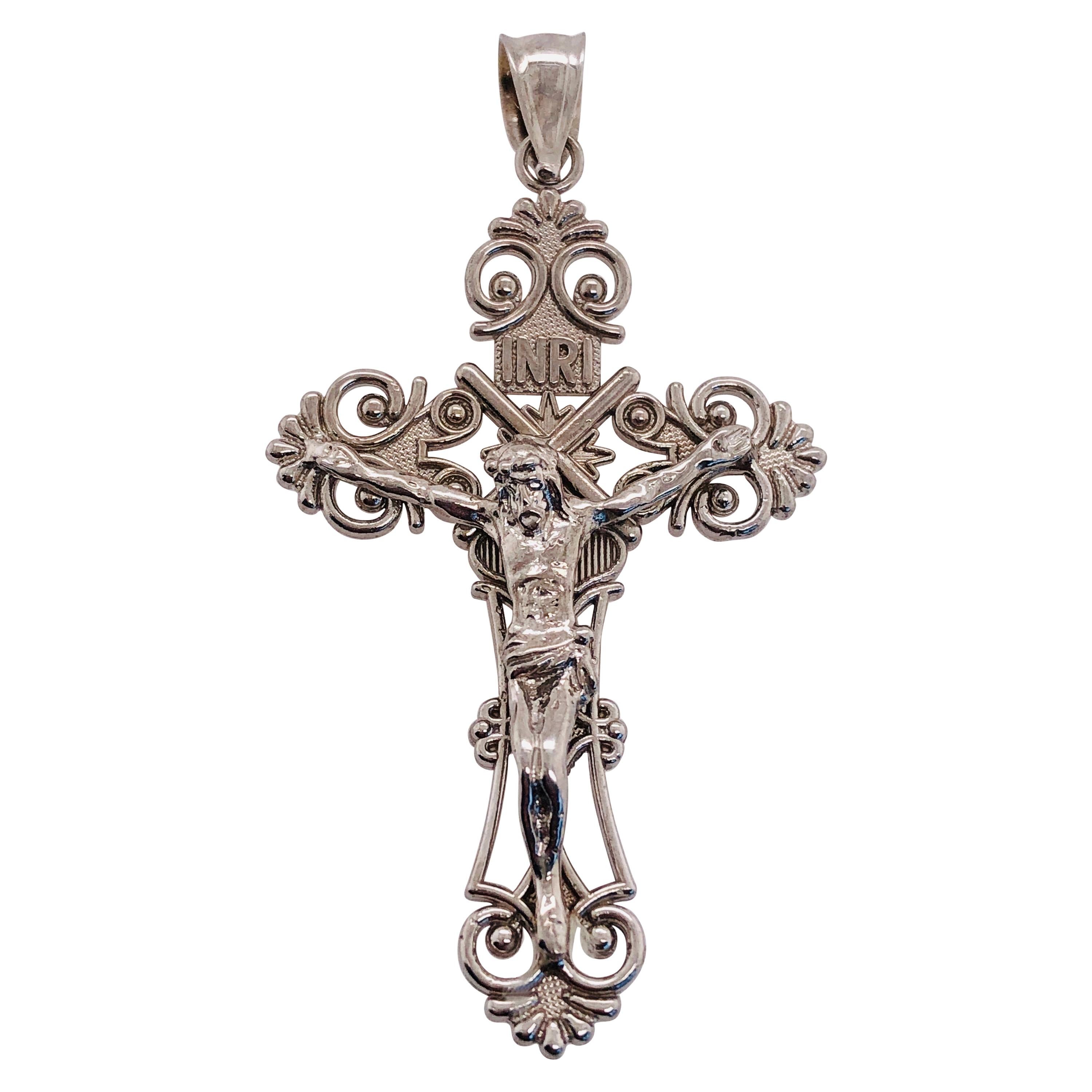 Pendentif croix / pendentif religieux en or blanc 14 carats en vente