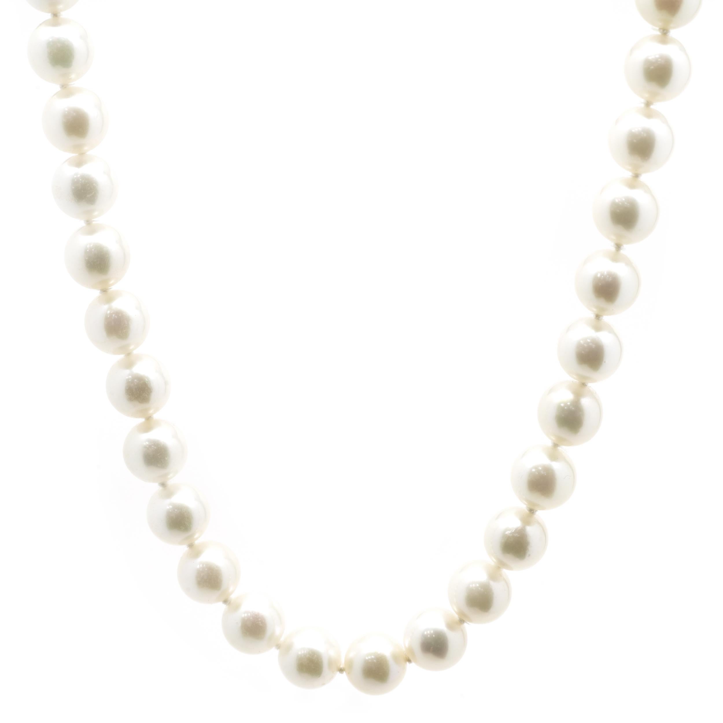 14 Karat White Gold Cultured Fresh Water Pearl Necklace For Sale