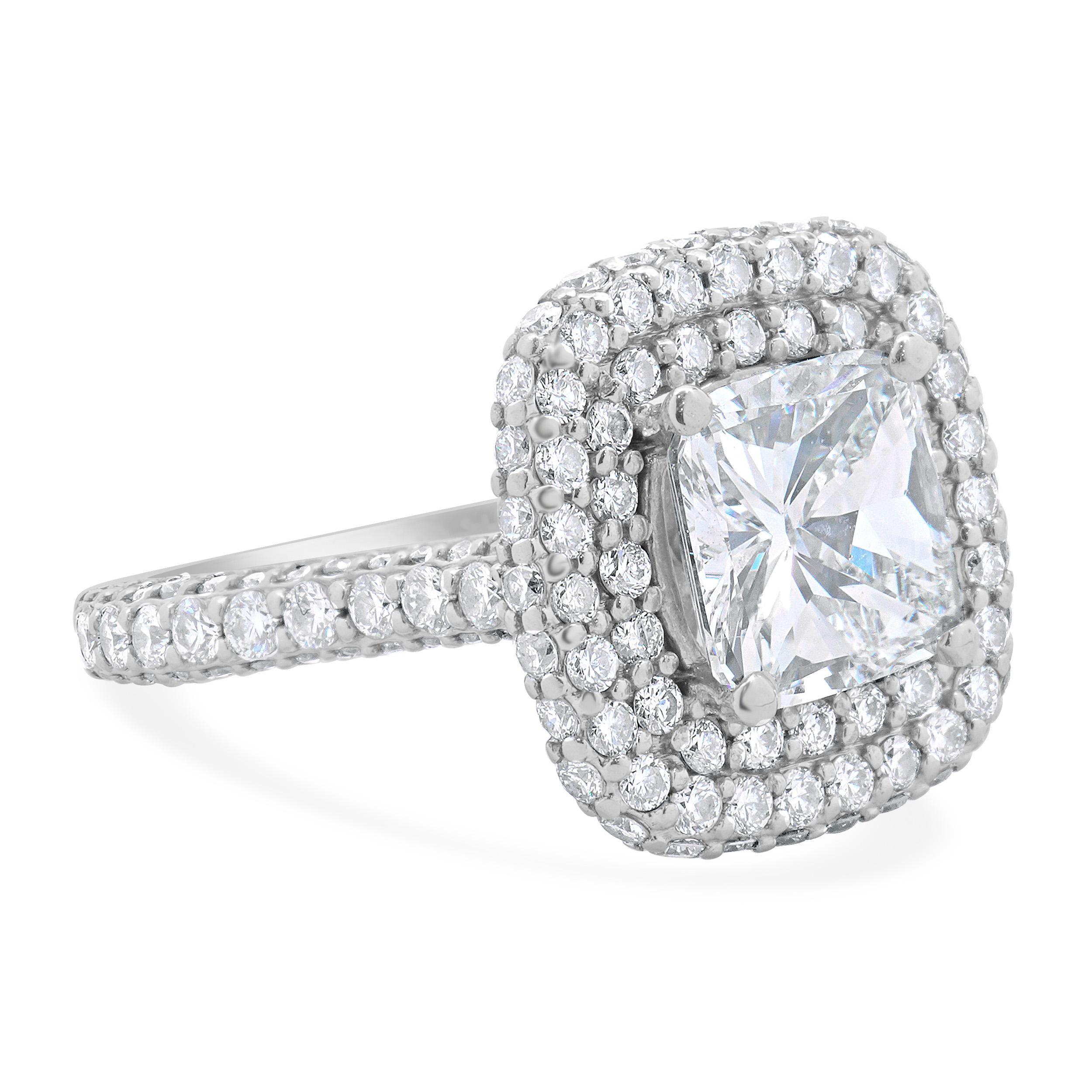 14 Karat Weißgold Cushion Cut Diamant Verlobungsring im Zustand „Hervorragend“ im Angebot in Scottsdale, AZ