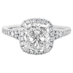 Anillo de compromiso de diamantes talla cojín en oro blanco de 14 quilates