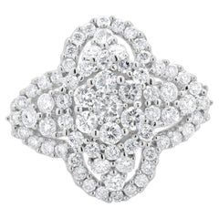 Bague en or blanc 14 carats à diamants en forme de halo de marguerite