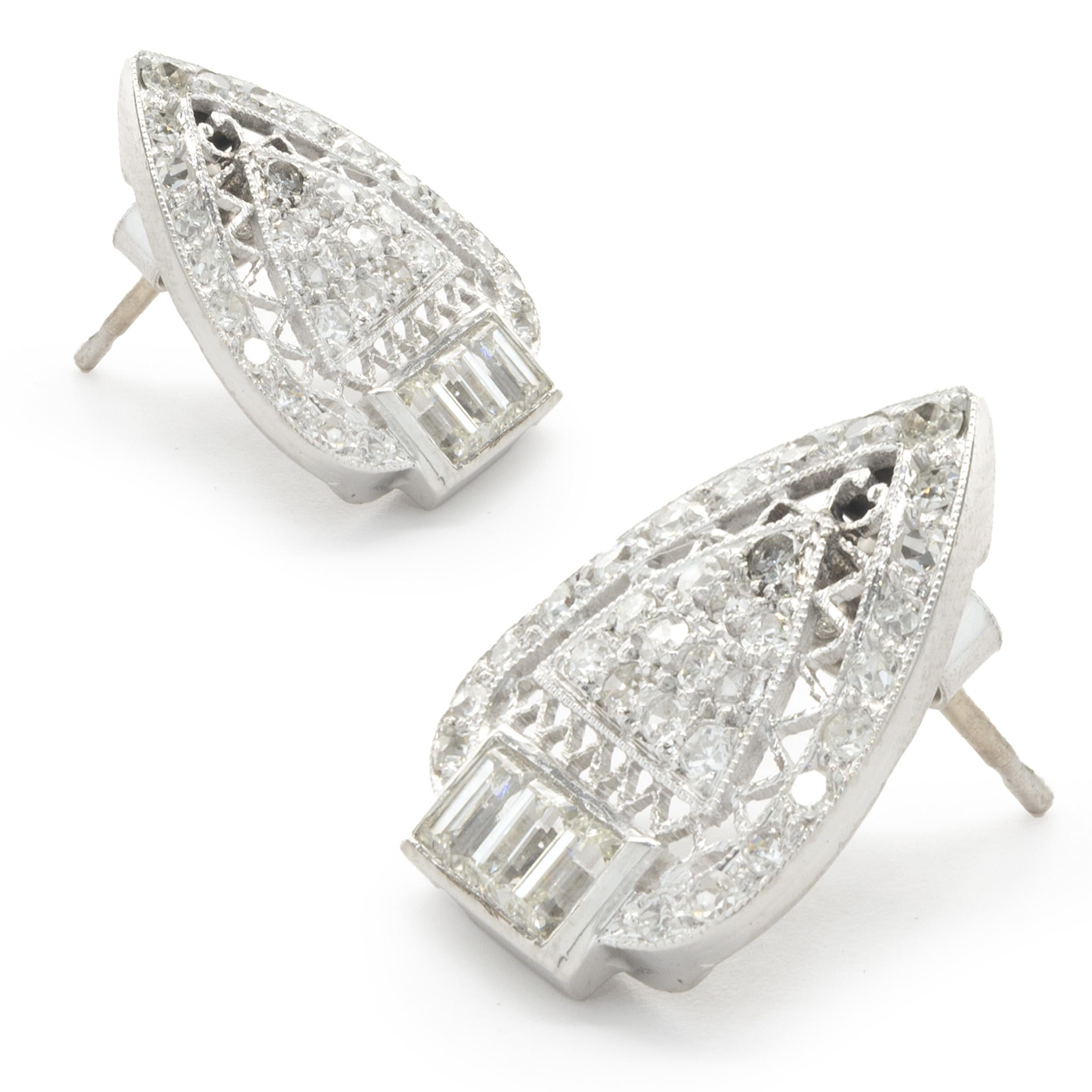 14 Karat White Gold Deco Style Diamond Earrings In Excellent Condition For Sale In Scottsdale, AZ