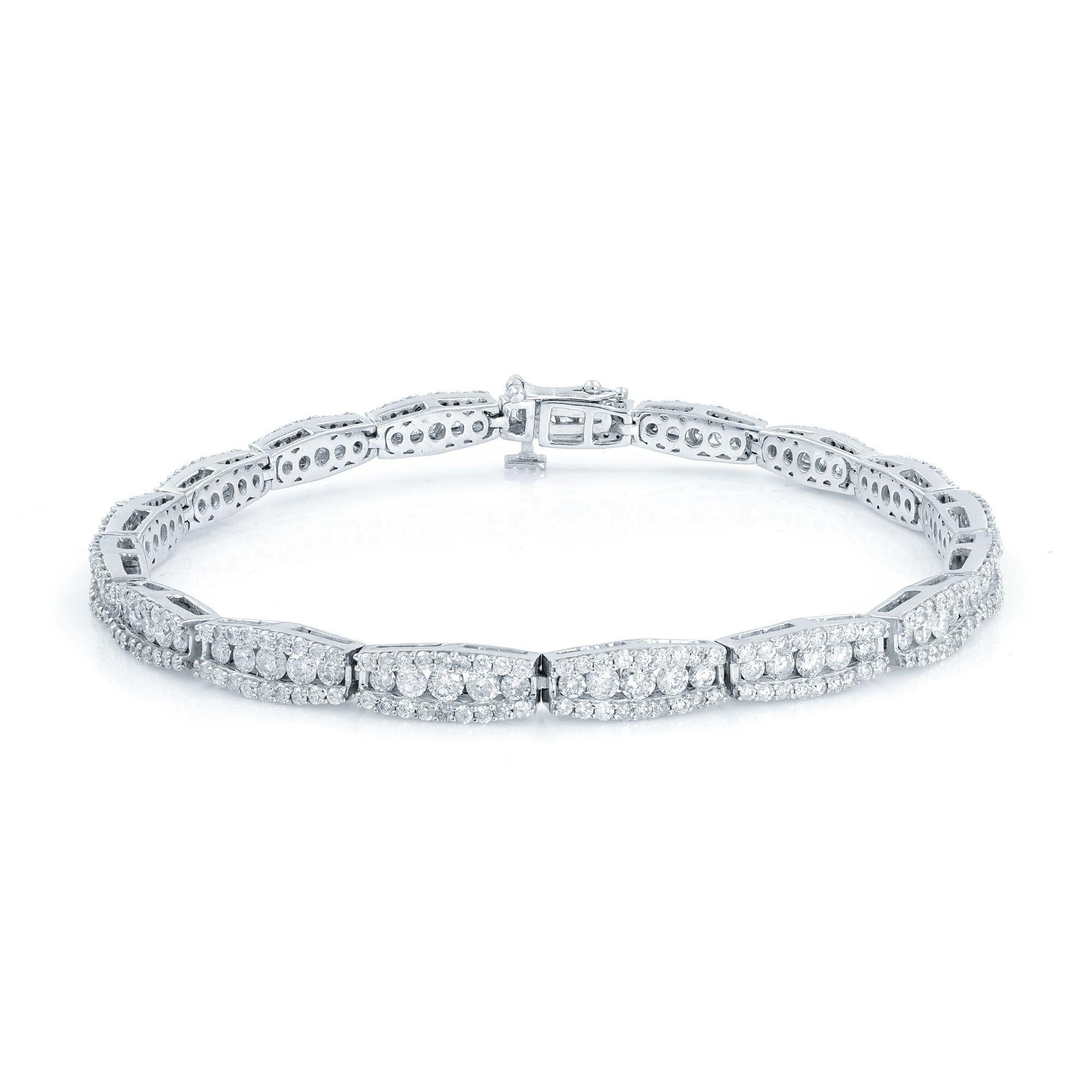 Modern 14 Karat White Gold Diamond 3.60 Carat Ladies Tennis Bracelet For Sale