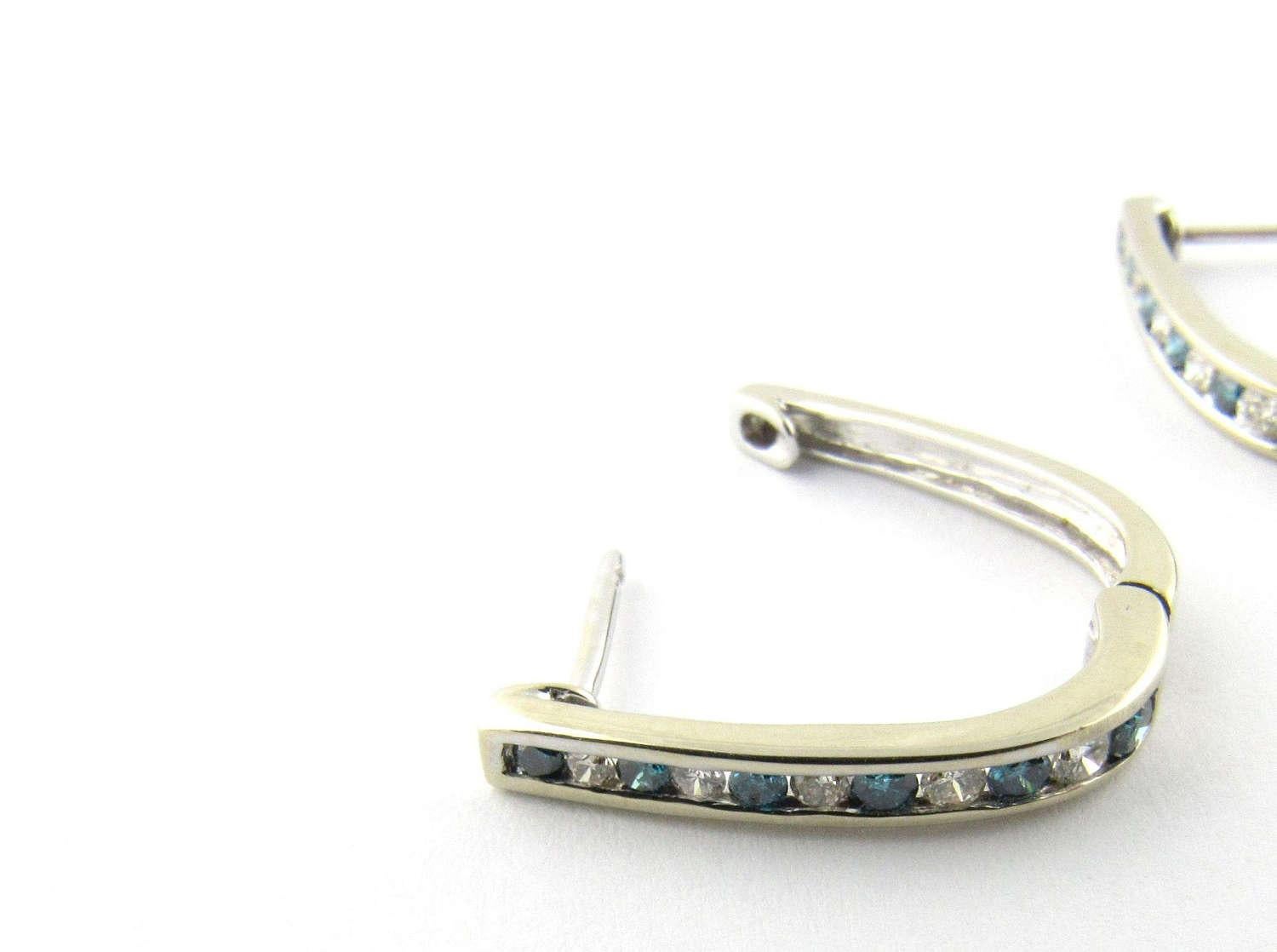 14 Karat White Gold Diamond and Blue Topaz U Shaped Hoop Earrings In Good Condition For Sale In Washington Depot, CT