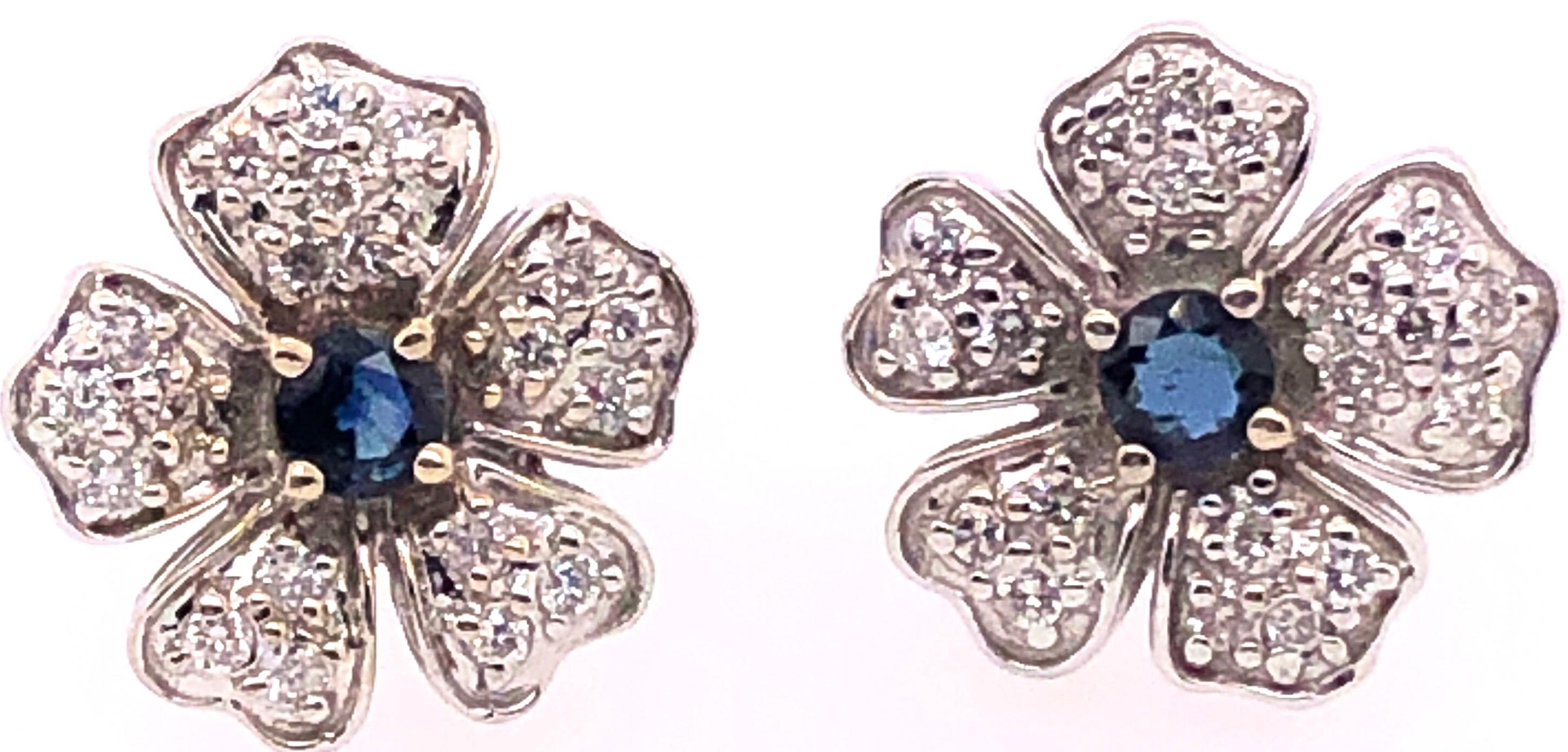 14 Karat White Gold Diamond and Sapphire Flower Stud / Button Earrings In Good Condition For Sale In Stamford, CT