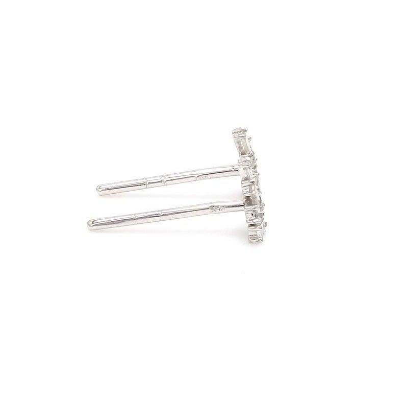 14 Karat White Gold Diamond Baguette Stud Earrings In New Condition For Sale In Hoffman Estate, IL