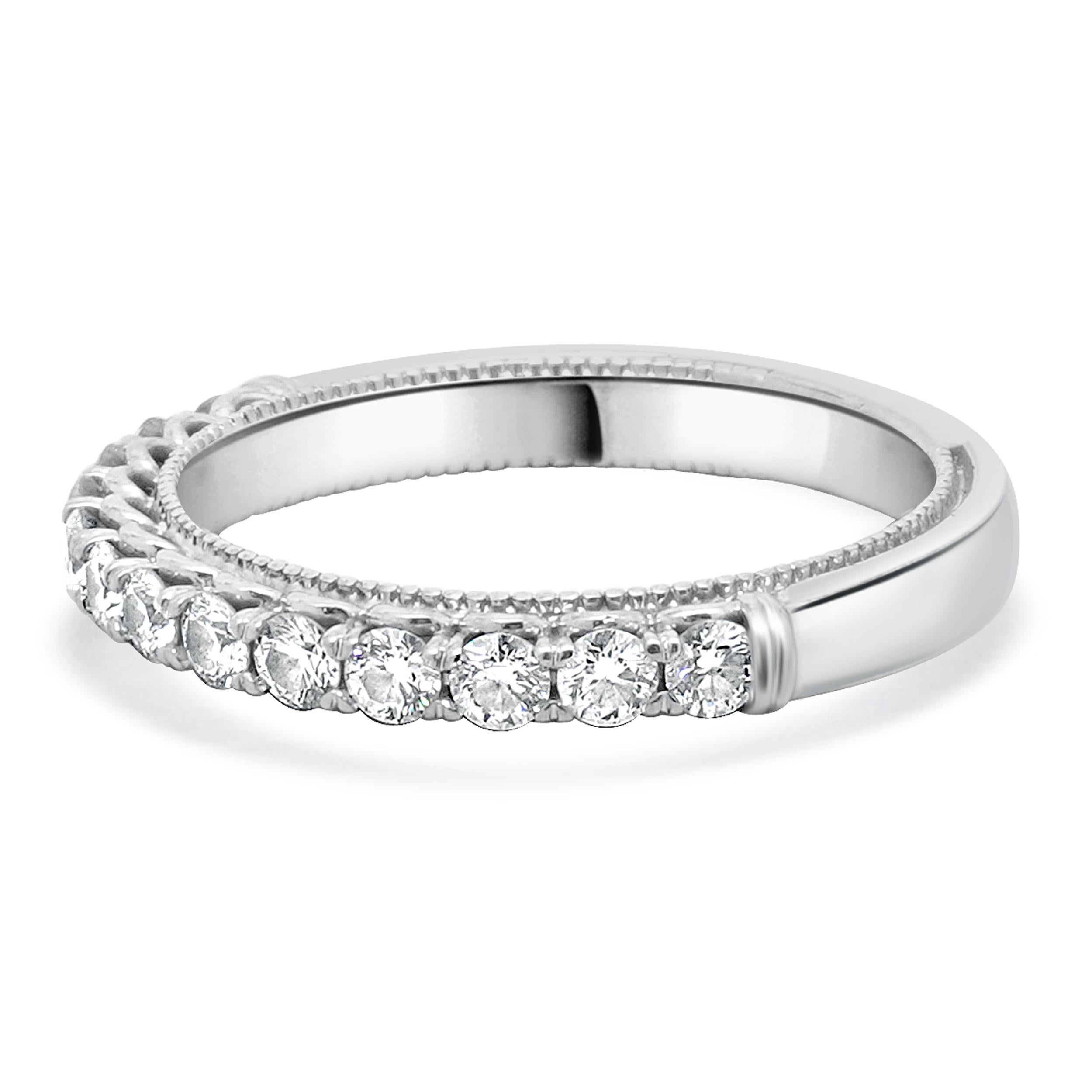 Diseñador: custom
Material: oro blanco de 14 quilates
Diamante: 13 talla brillante redonda = 0,65ctw
Color: H
Claridad: SI1
Tamaño del anillo: 5.75 (prevea dos días de envío adicionales para las solicitudes de tamaño)
Peso: 3.00 gramos
