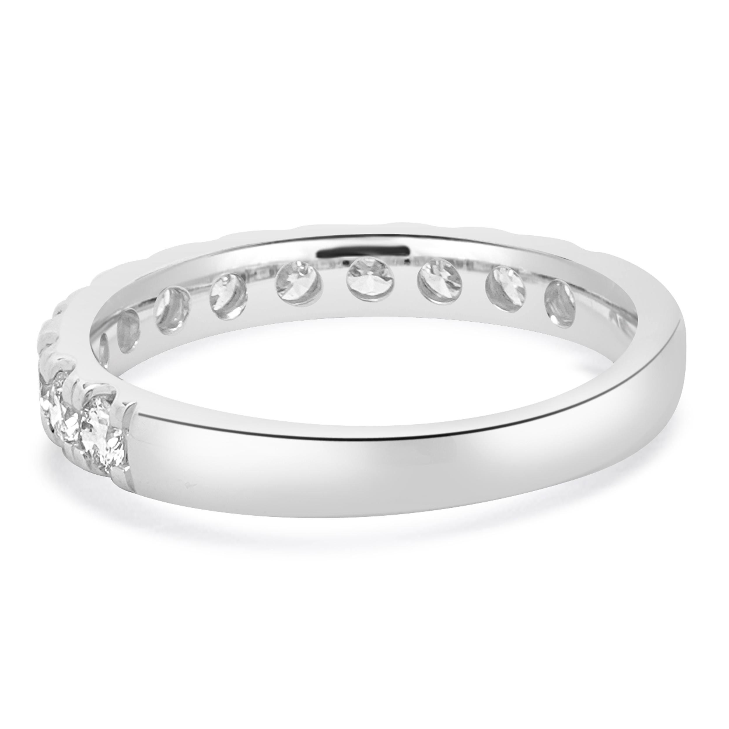 Anillo de diamantes de oro blanco de 14 quilates Corte brillante en venta