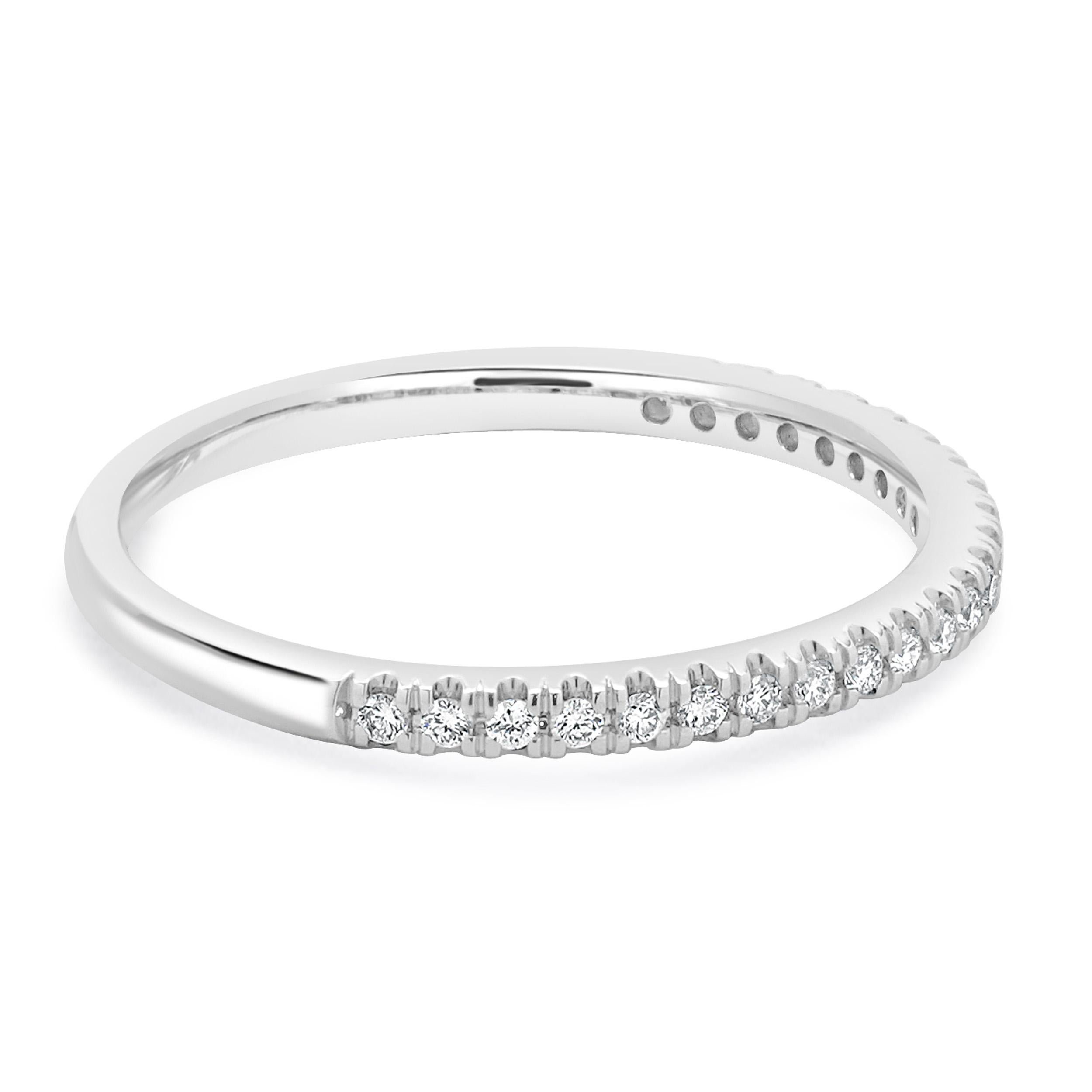 Taglio brillante Fascia di diamanti in oro bianco 14 carati in vendita