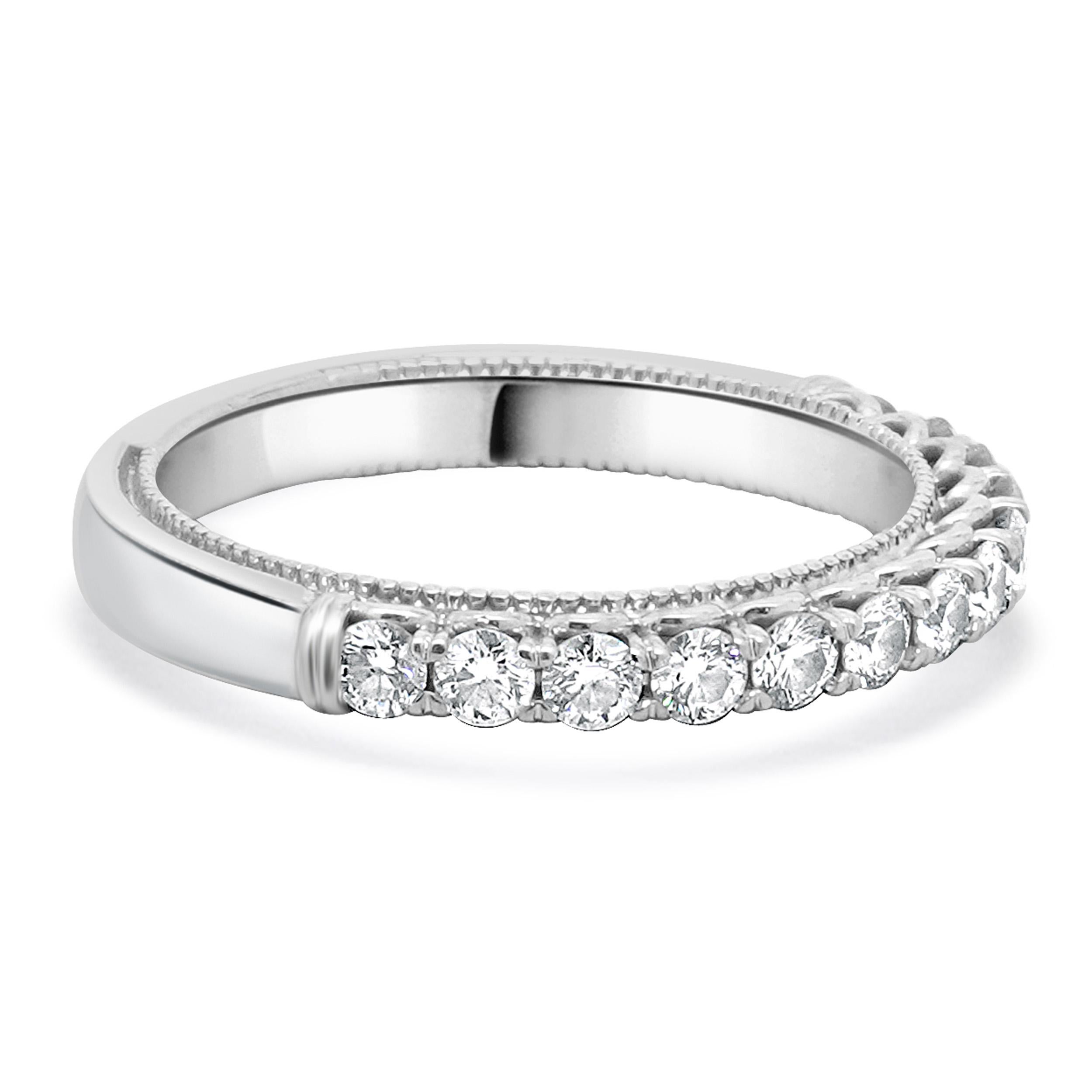 Anillo de diamantes de oro blanco de 14 quilates Corte redondo en venta