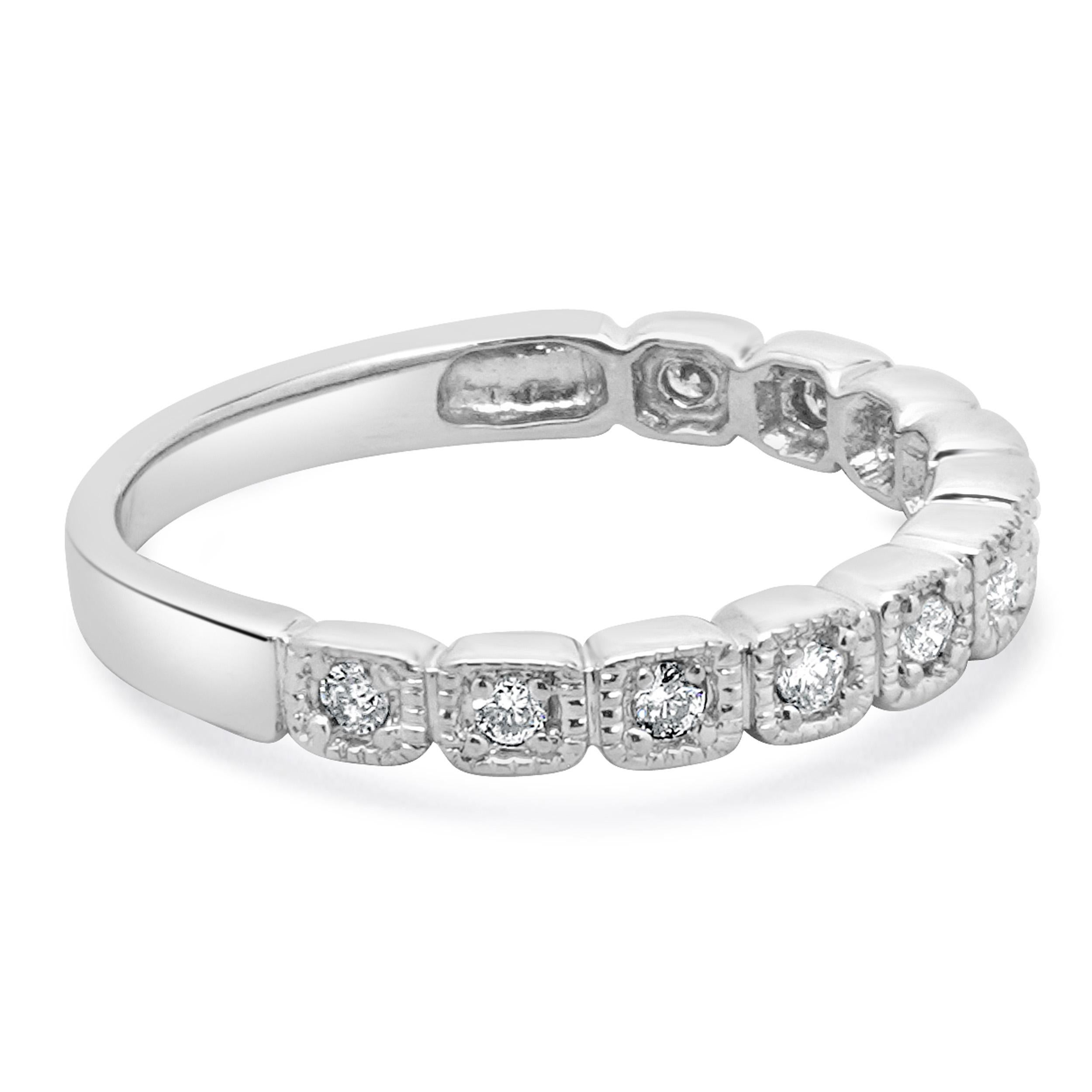 Anillo de diamantes de oro blanco de 14 quilates Corte redondo en venta