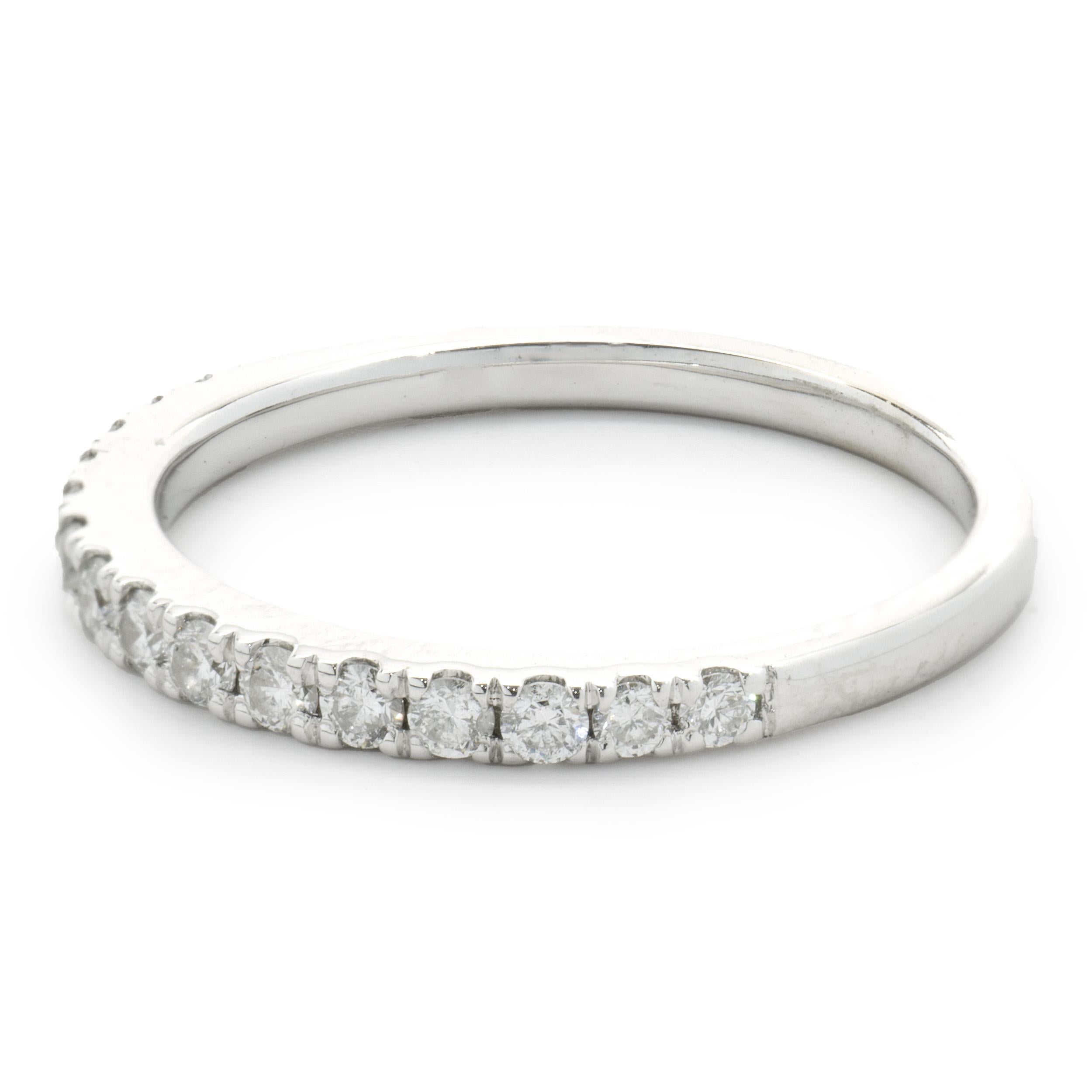 14 Karat White Gold Diamond Band In Excellent Condition For Sale In Scottsdale, AZ