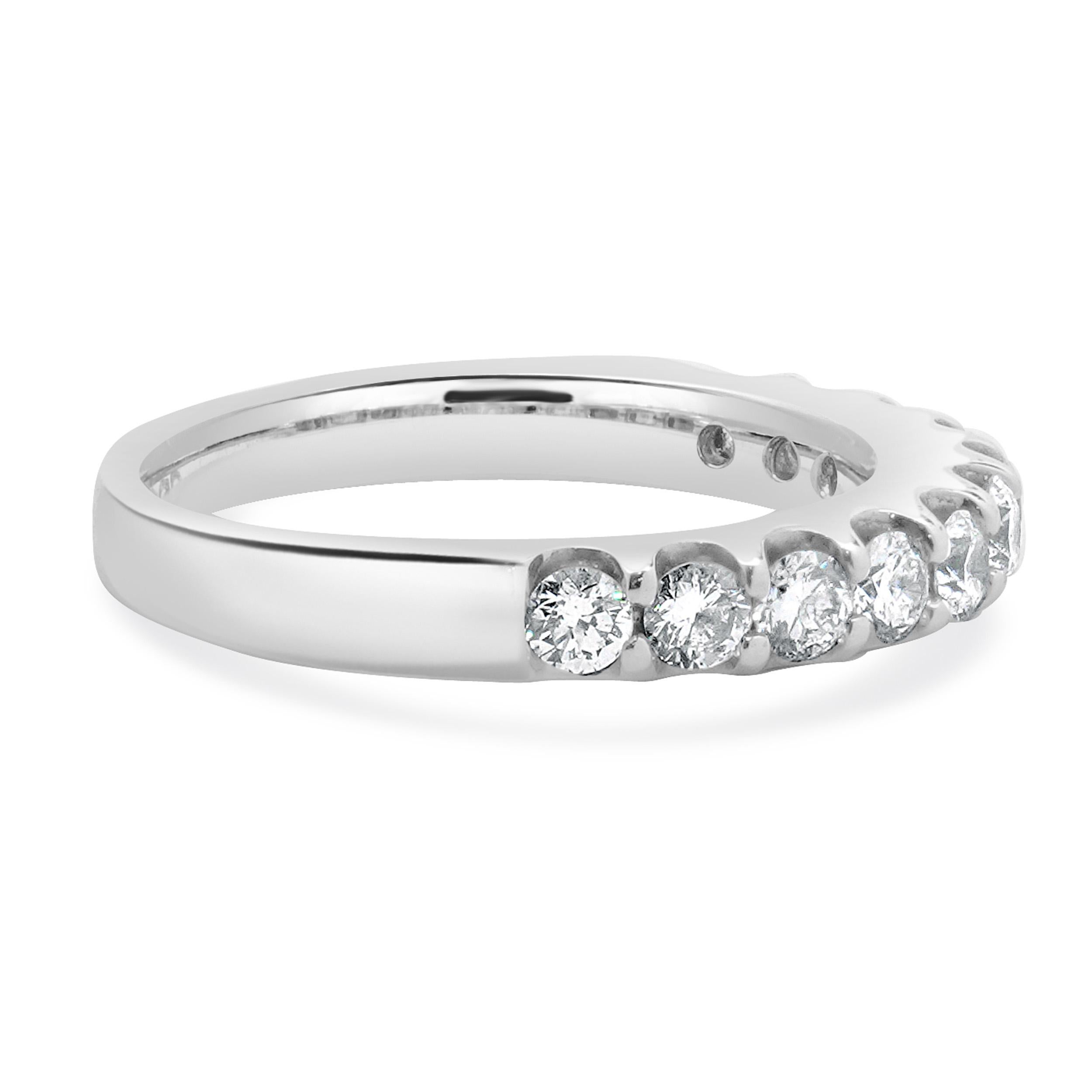 14 Karat White Gold Diamond Band In Excellent Condition For Sale In Scottsdale, AZ