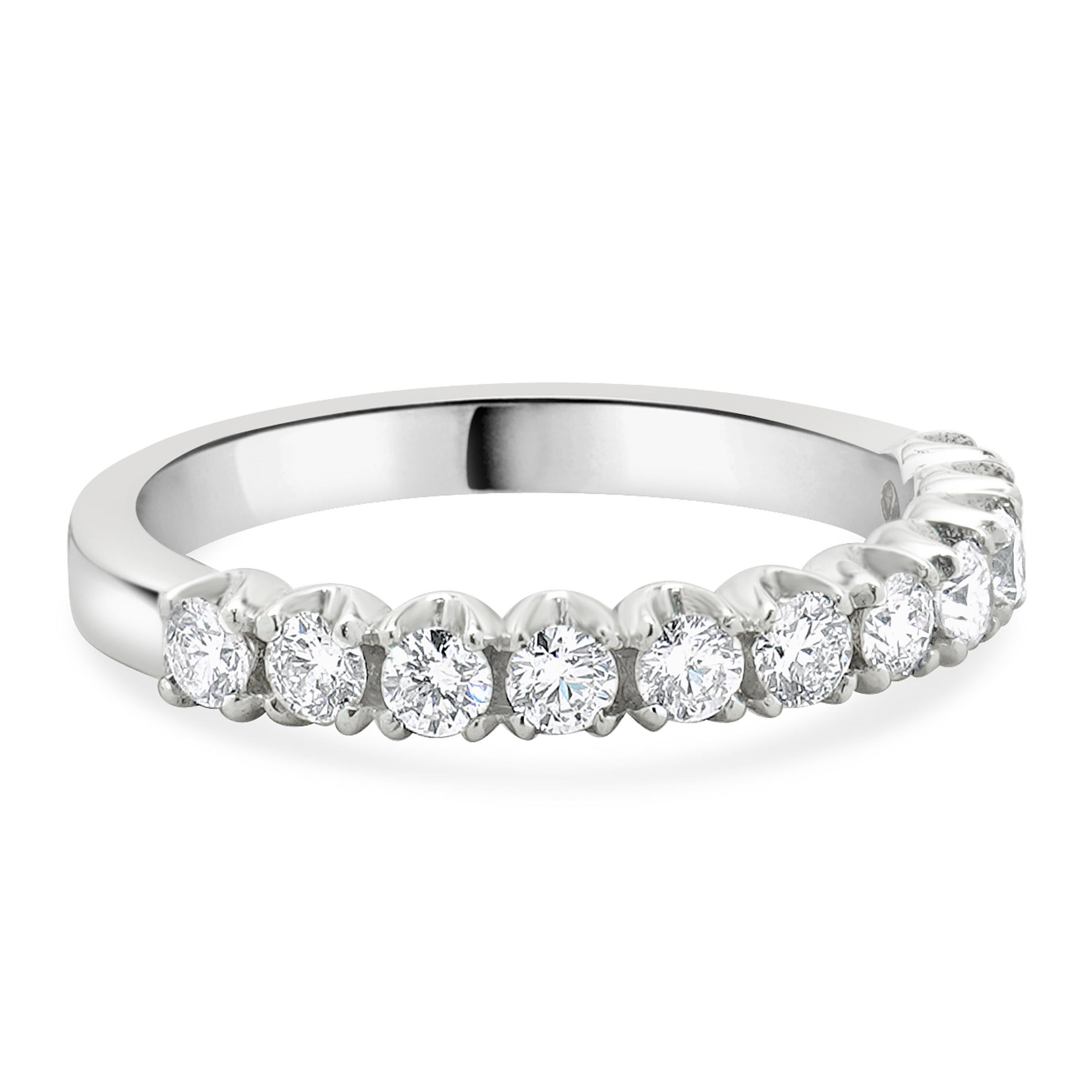 14 Karat White Gold Diamond Band In Excellent Condition For Sale In Scottsdale, AZ