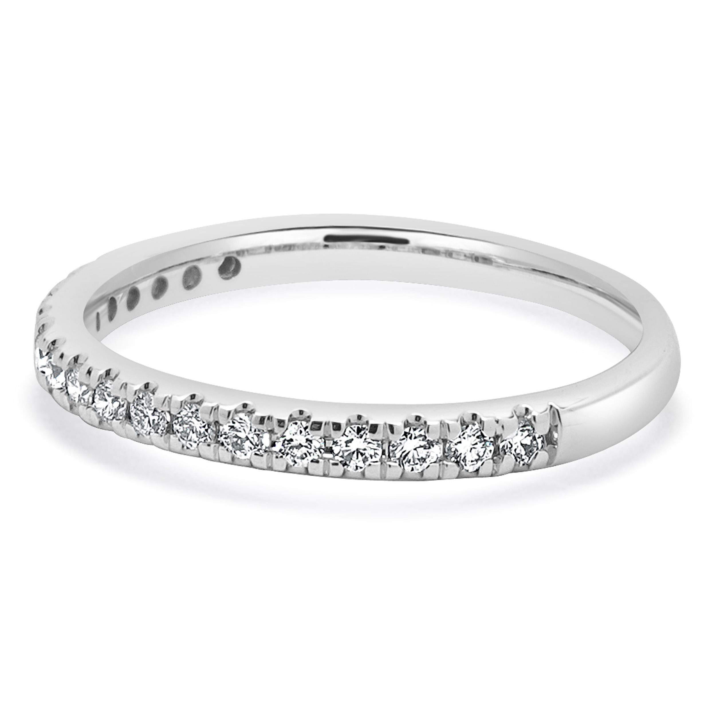 Anillo de diamantes de oro blanco de 14 quilates en Excelente estado para la venta en Scottsdale, AZ