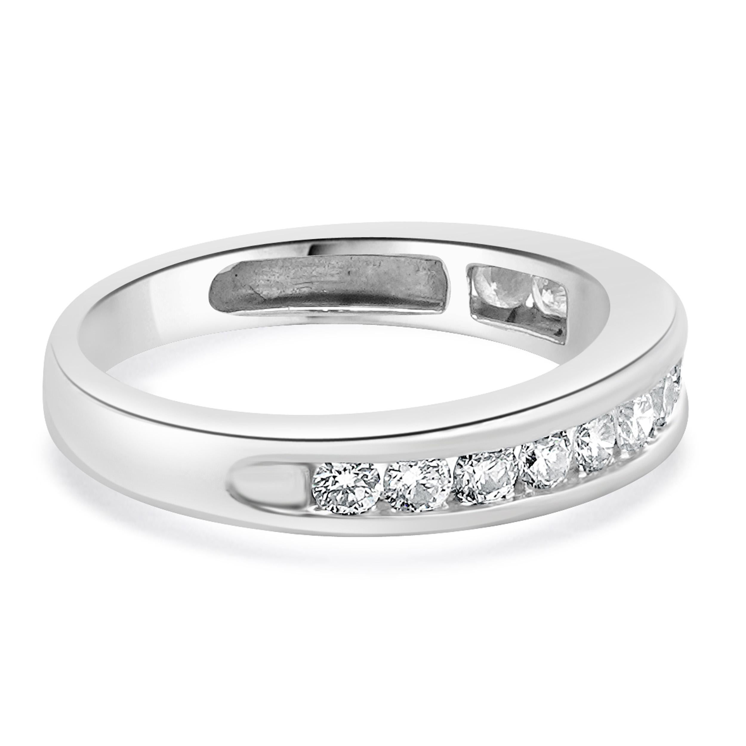 14 Karat White Gold Diamond Band In Excellent Condition For Sale In Scottsdale, AZ