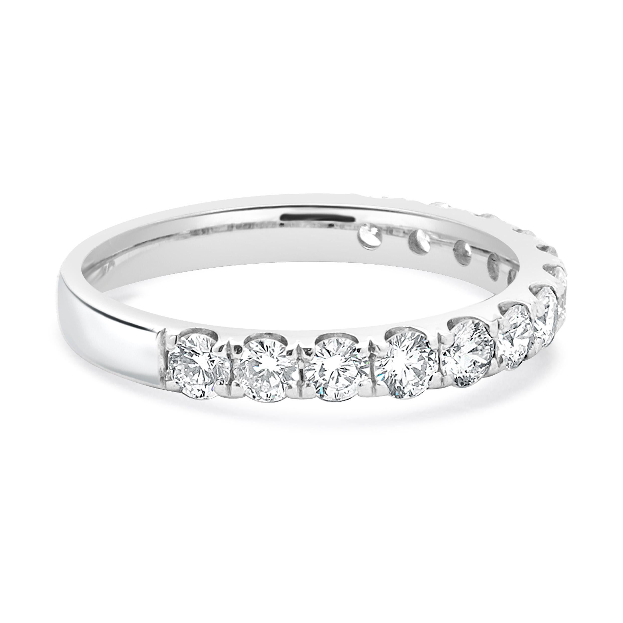 Fascia di diamanti in oro bianco 14 carati In condizioni ottime in vendita a Scottsdale, AZ