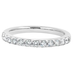 Anillo de diamantes de oro blanco de 18 quilates