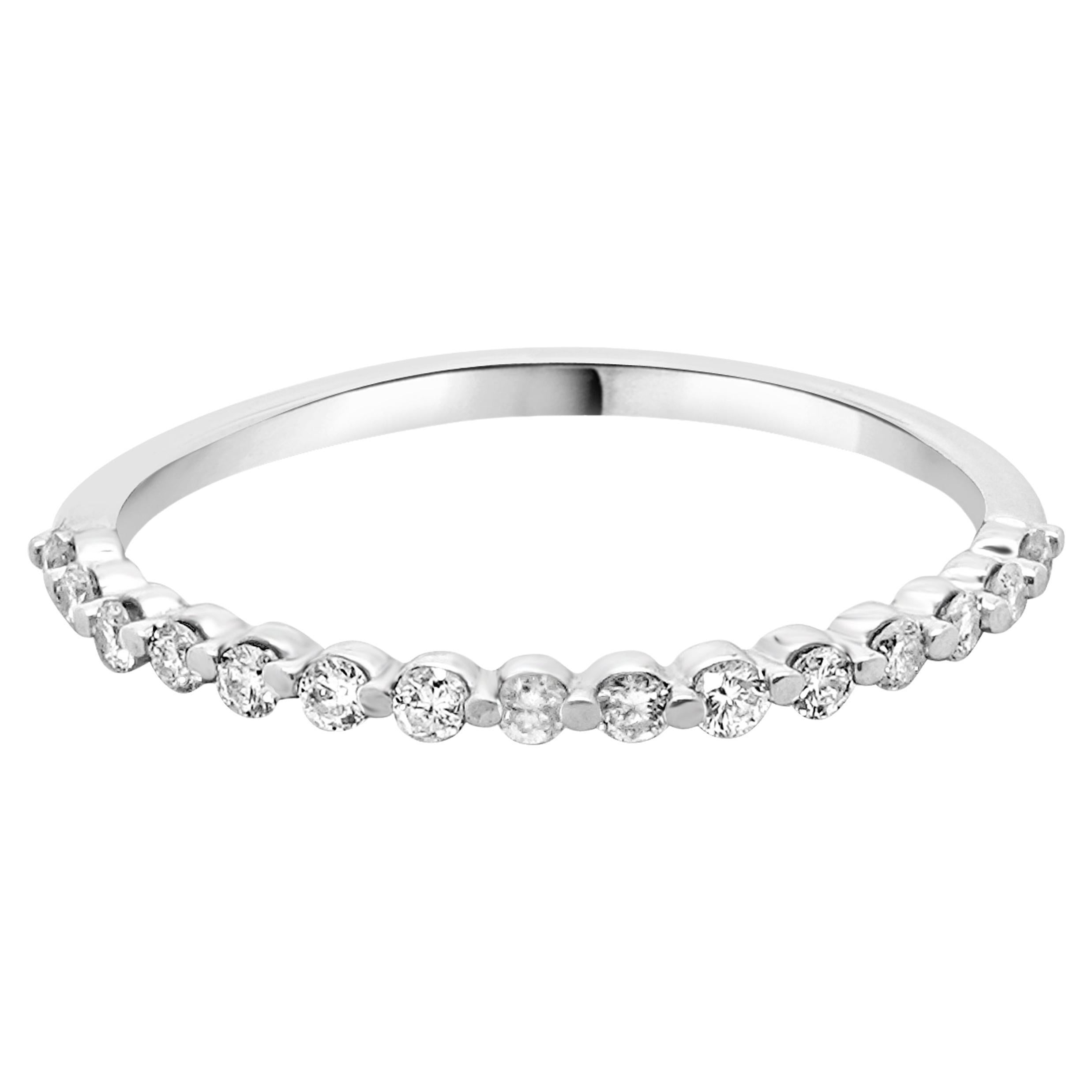 Anillo de diamantes de oro blanco de 14 quilates