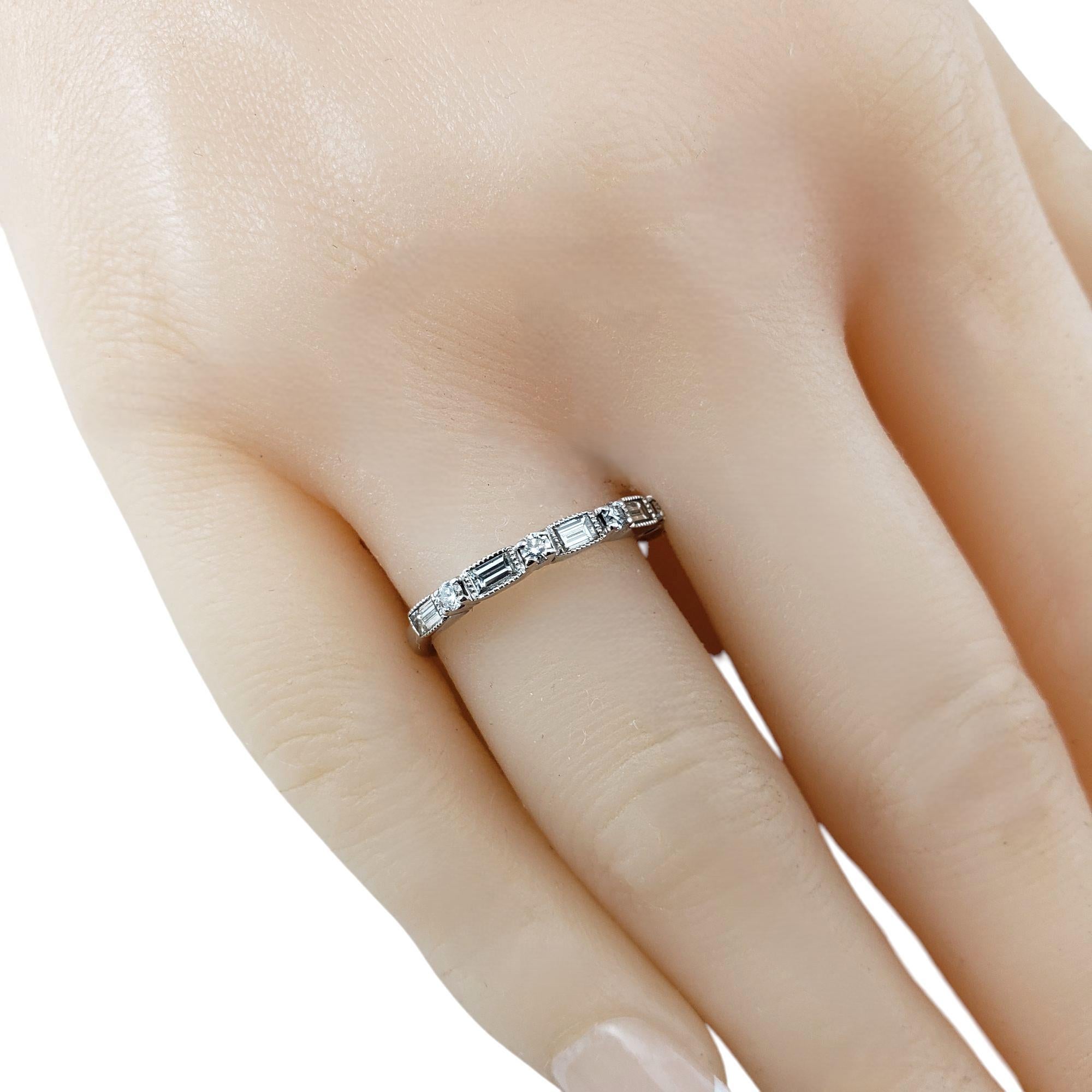 Anillo de oro blanco de 14 quilates con diamantes talla 5.5 #21537 en venta 2