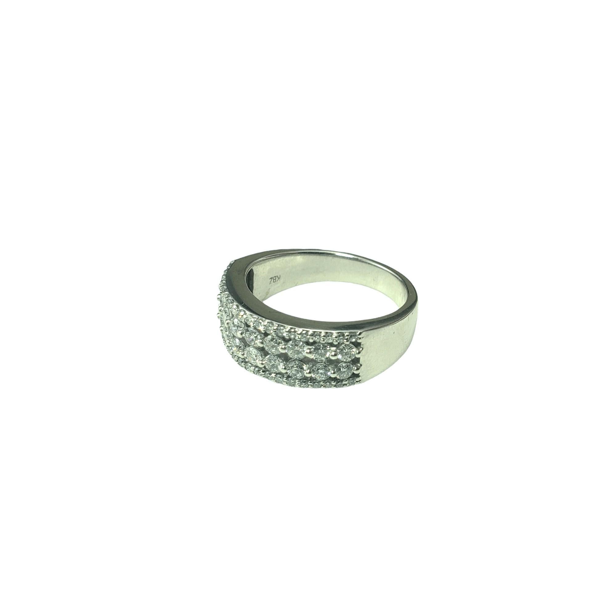 14 Karat White Gold Diamond Band Ring Size 7-7.25 #16828 In Good Condition For Sale In Washington Depot, CT
