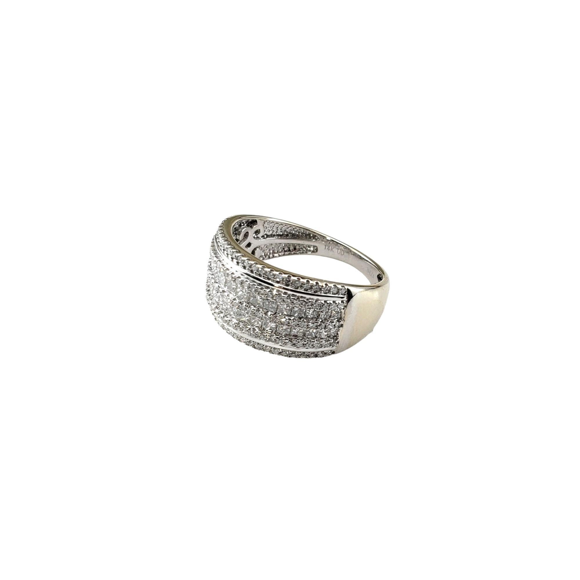 Round Cut 14 Karat White Gold Diamond Band Ring Size 7.5 #16617 For Sale