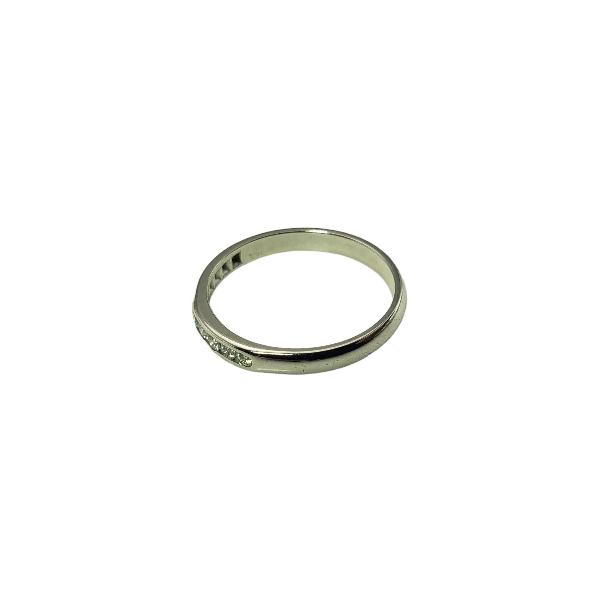 Round Cut 14 Karat White Gold Diamond Band Ring For Sale