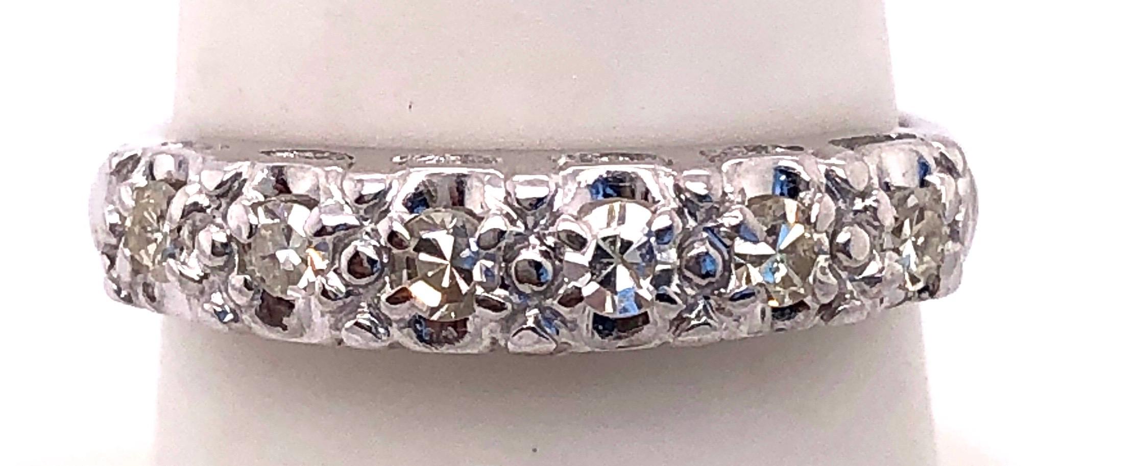 Alliance d'anniversaire de mariage en or blanc 14 carats avec diamants d'un poids total de 0,50 carat Unisexe en vente