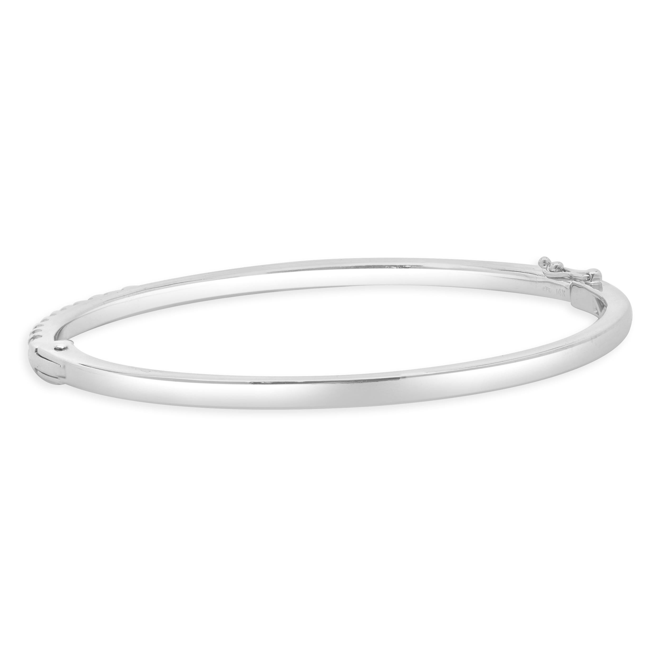 Taille ronde Bracelet jonc en or blanc 14 carats et diamants en vente