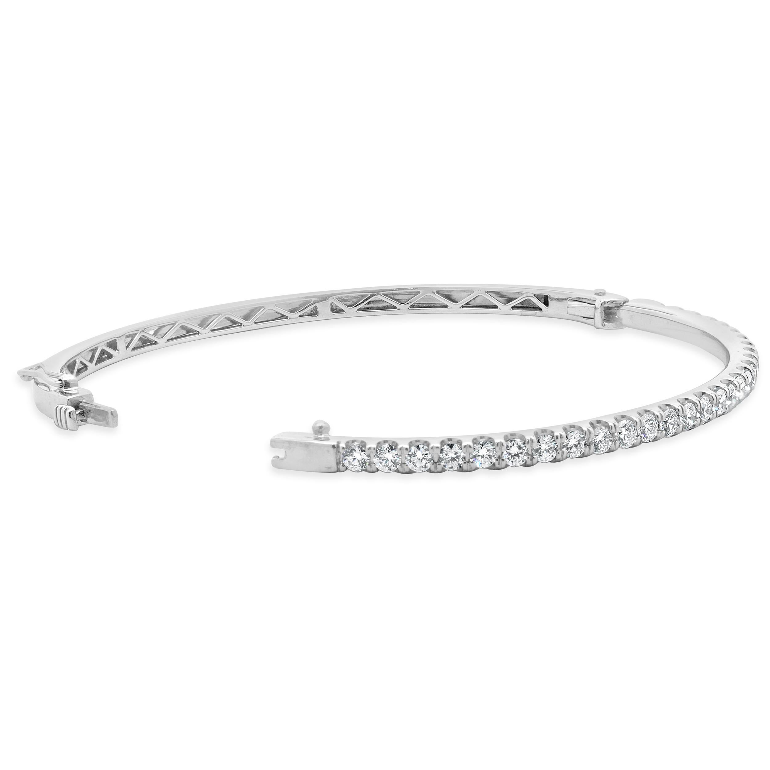 Bracelet jonc en or blanc 14 carats et diamants Excellent état - En vente à Scottsdale, AZ