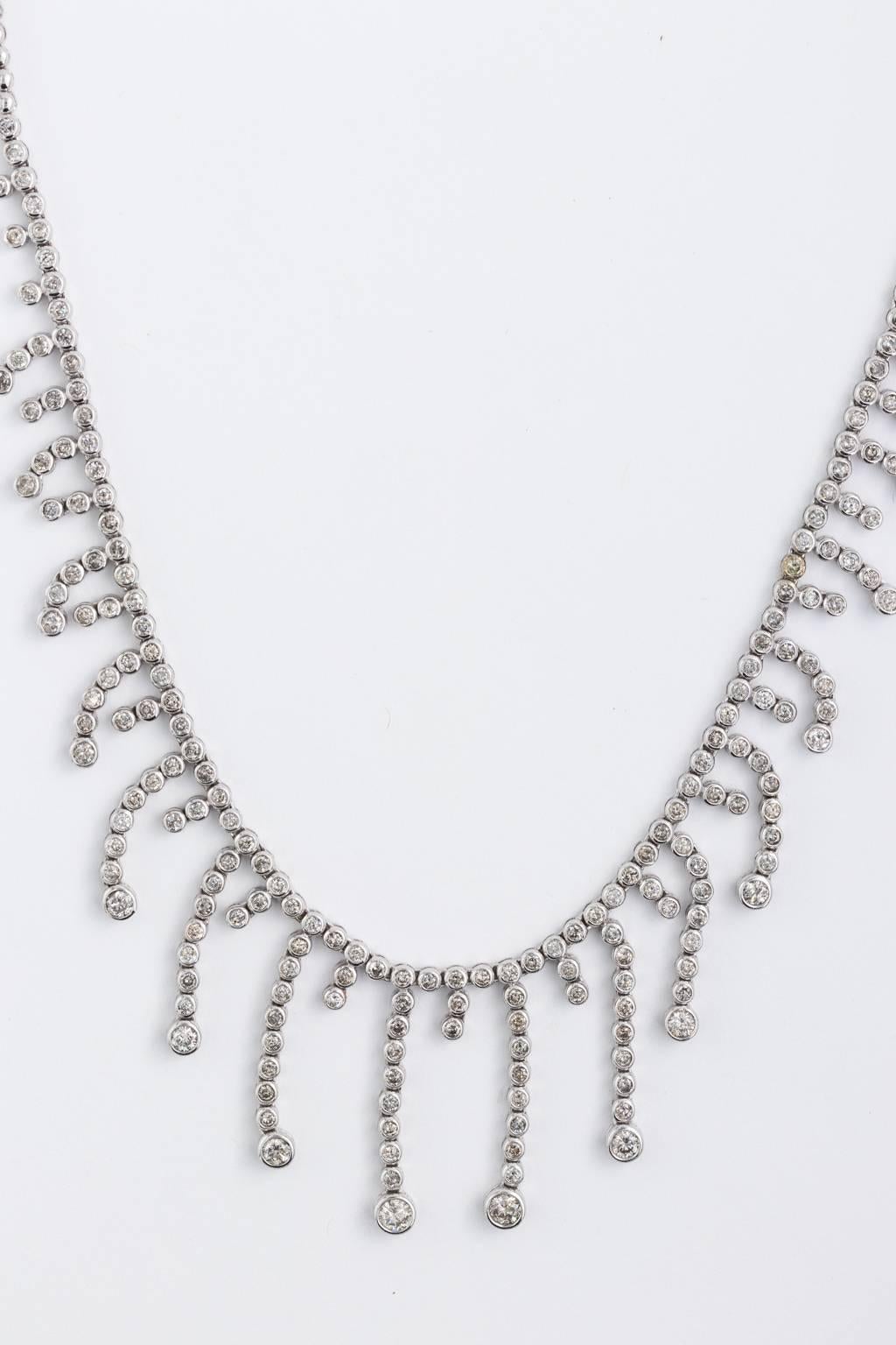 14 Karat White Gold Diamond Bib Fringe Necklace 5.7-7.1 Carat Diamonds In Good Condition For Sale In St.amford, CT