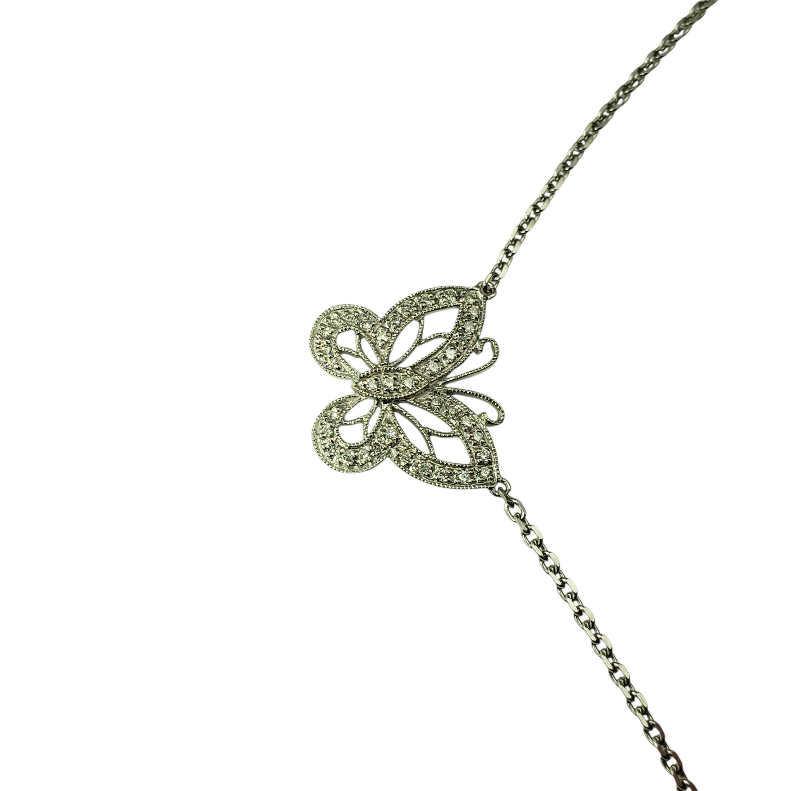 14 Karat White Gold Diamond Butterfly Pendant Necklace #22223 en Bueno estado para la venta en Washington Depot, CT