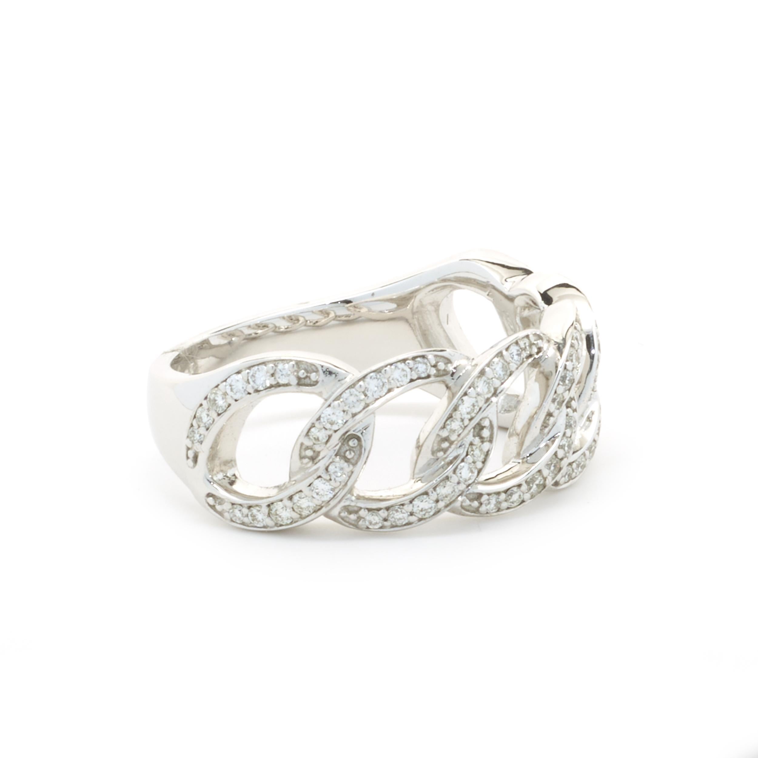 Designer : custom
Matériau : or blanc 14K
Diamants : 72 taille ronde = 1,00cttw
Couleur : G
Clarté : VS2
Taille : 6.5 (veuillez prévoir deux jours de livraison supplémentaires pour les demandes de dimensionnement)  
Dimensions : l'anneau mesure 8,14