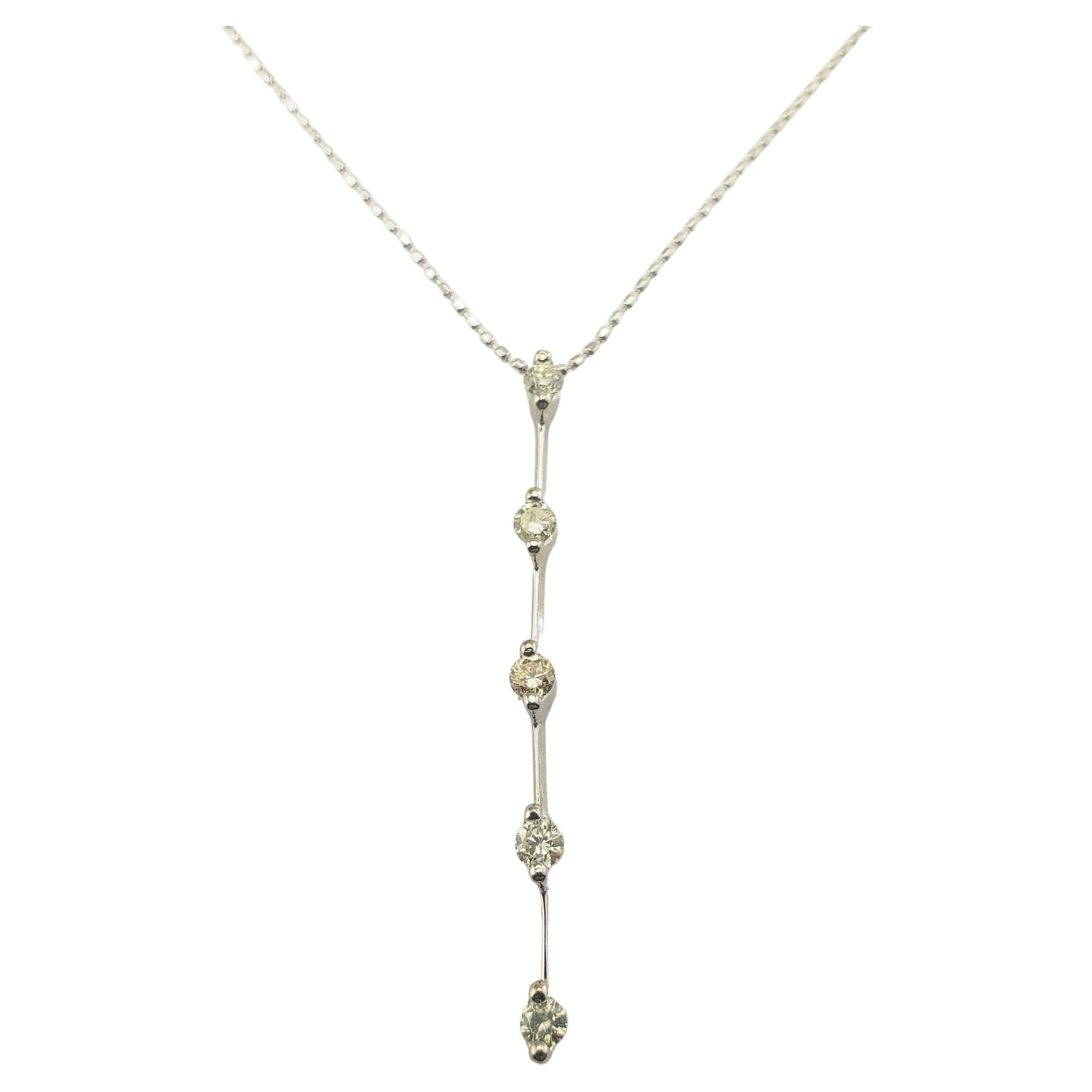 14 Karat White Gold Diamond Circle Pendant Necklace For Sale