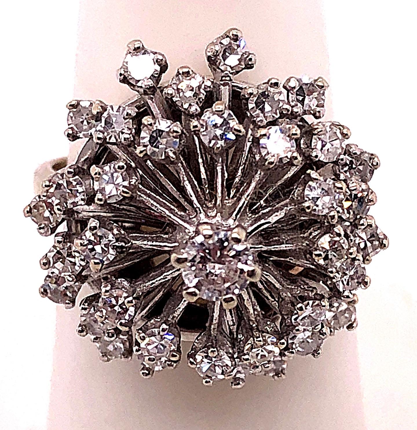 14 Karat White Gold Diamond Cluster Cocktail Ring In Good Condition For Sale In Stamford, CT