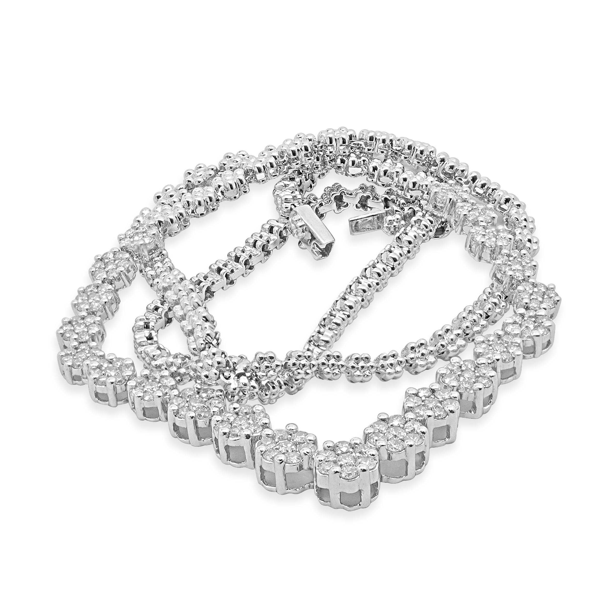 14 Karat White Gold Diamond Cluster Collar Necklace In Excellent Condition For Sale In Scottsdale, AZ