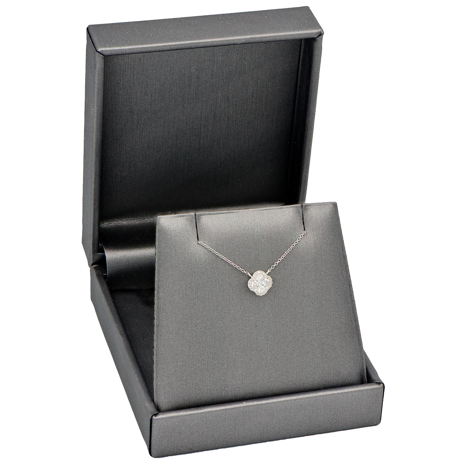 14 Karat Weißgold Diamant-Cluster-Halskette (Zeitgenössisch) im Angebot
