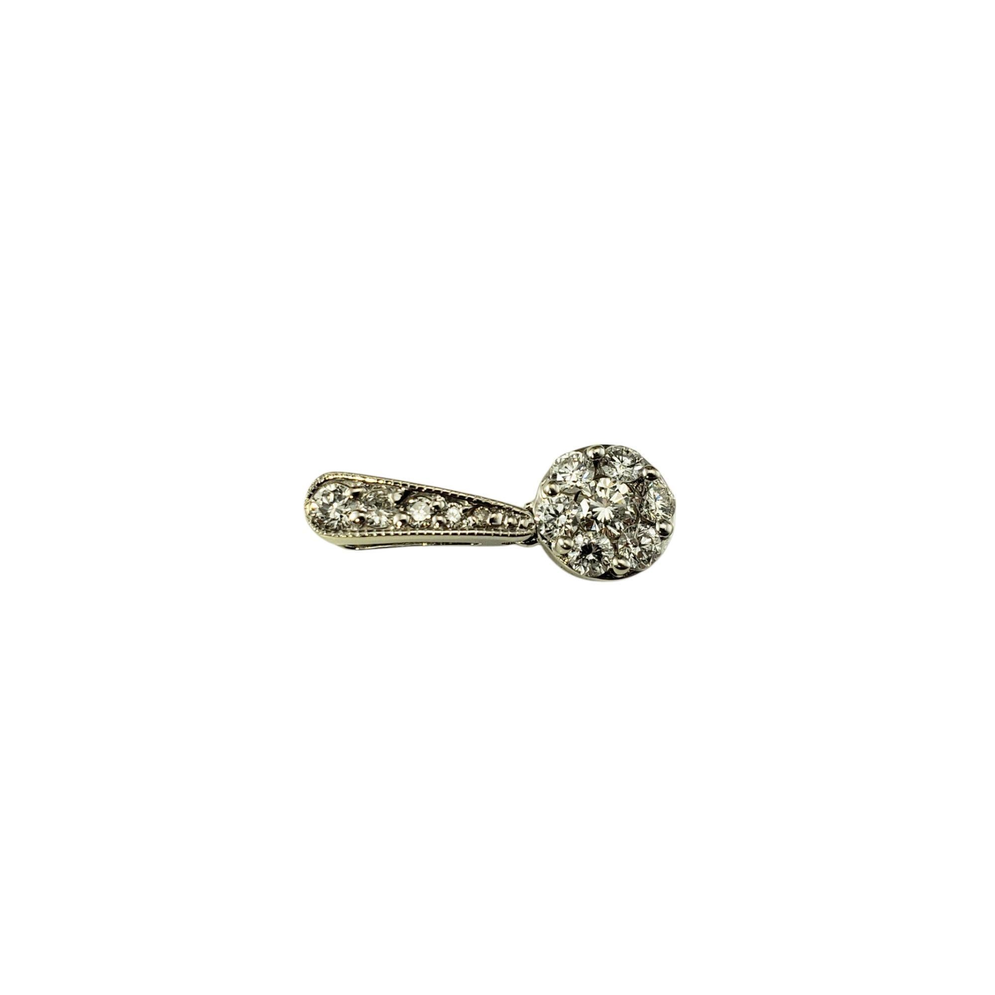 14 Karat Weißgold Diamant-Cluster-Anhänger #21813 mit Diamanten (Brillantschliff) im Angebot