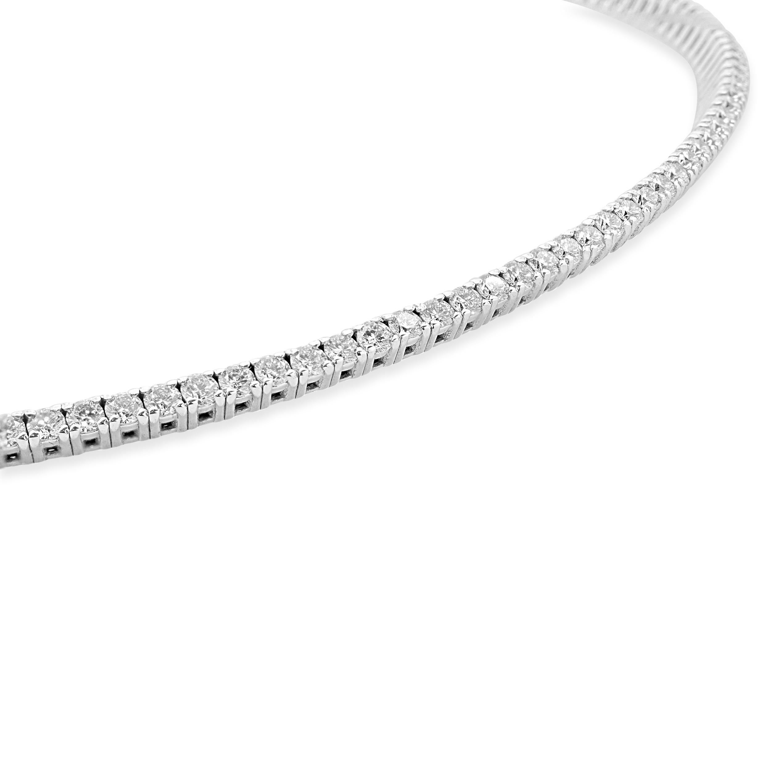 14 Karat White Gold Diamond Collar Necklace In Excellent Condition For Sale In Scottsdale, AZ