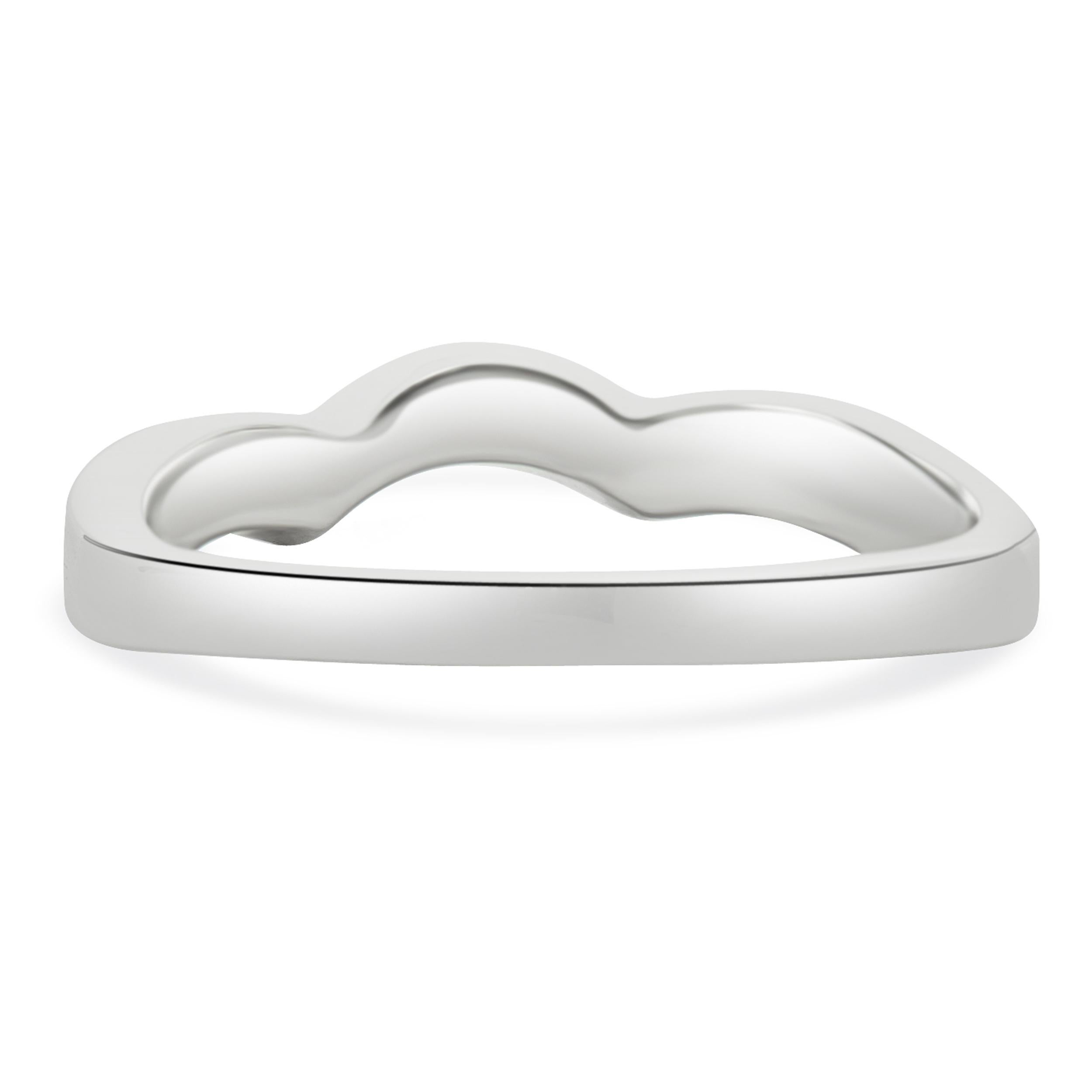 14 Karat White Gold Diamond Contour Band In Excellent Condition For Sale In Scottsdale, AZ