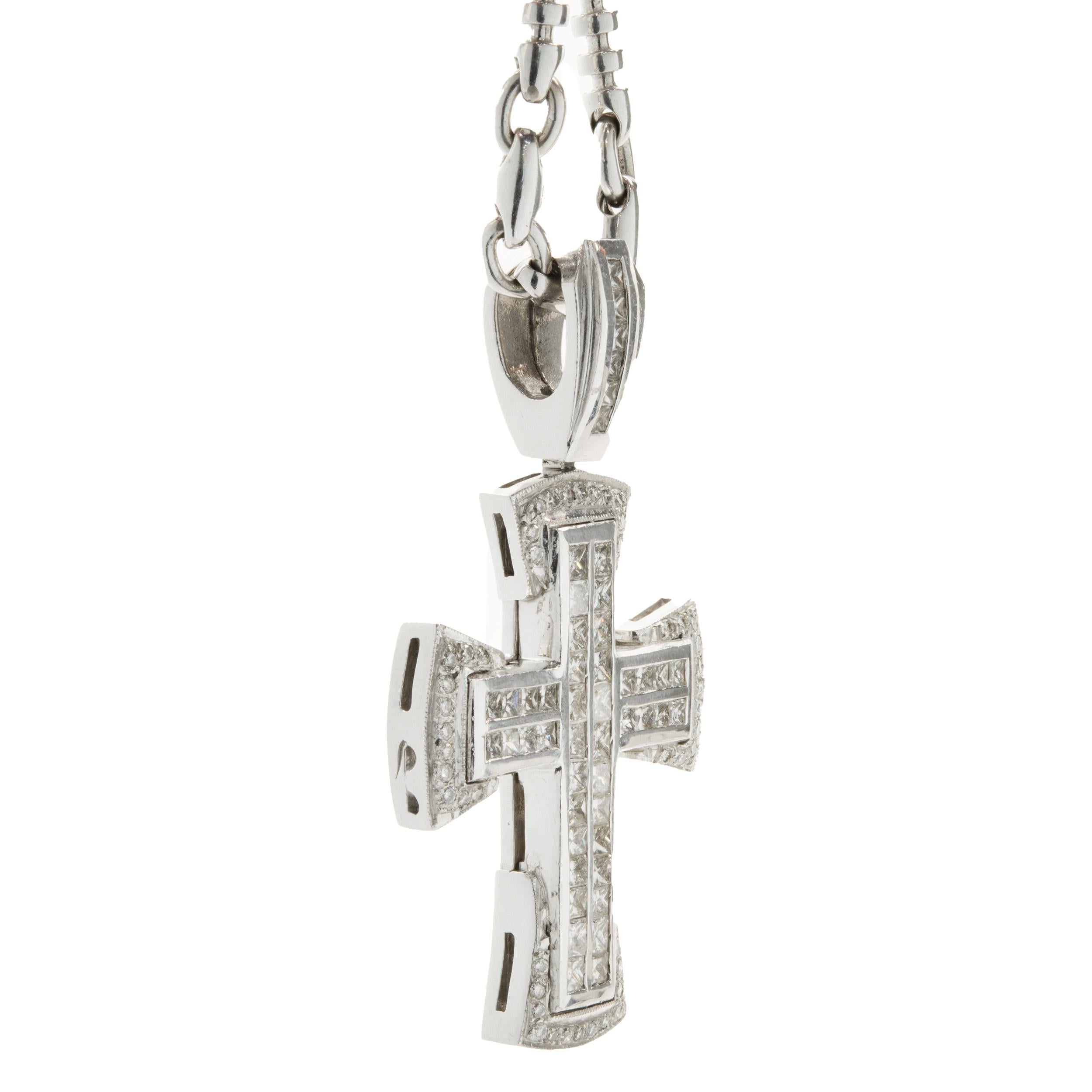14 Karat White Gold Diamond Cross Necklace on Metal Chain In Excellent Condition For Sale In Scottsdale, AZ