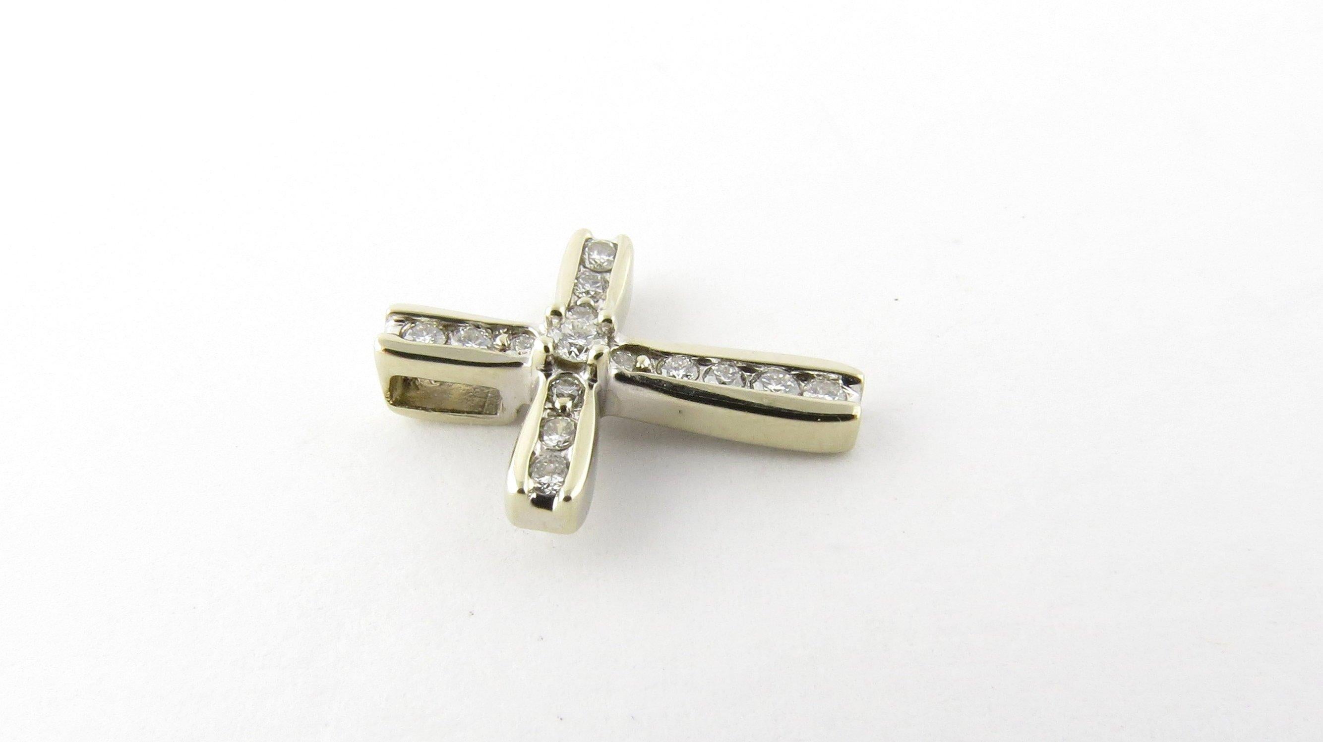 Women's 14 Karat White Gold Diamond Cross Pendant