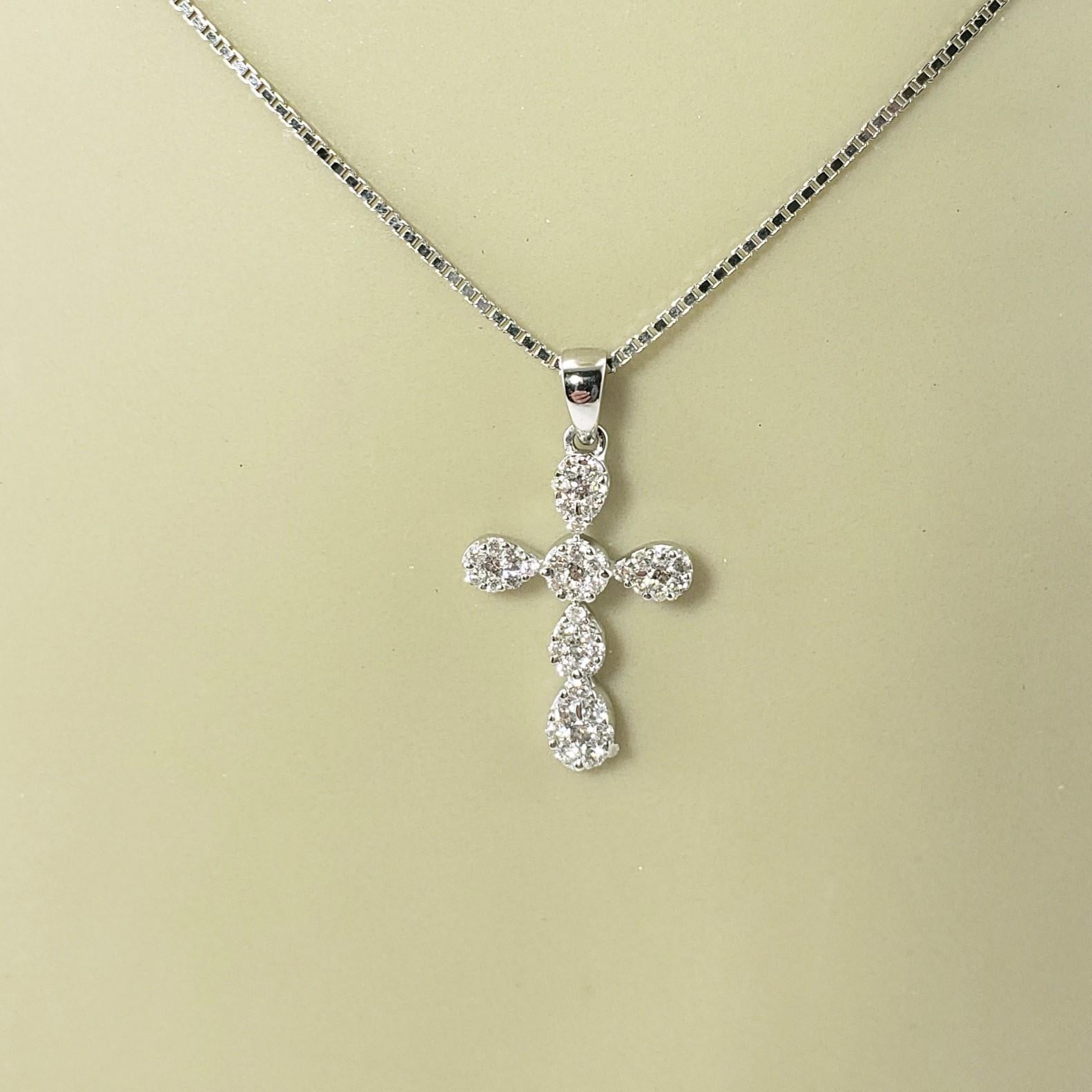 14 Karat White Gold Diamond Cross Pendant Necklace For Sale 2